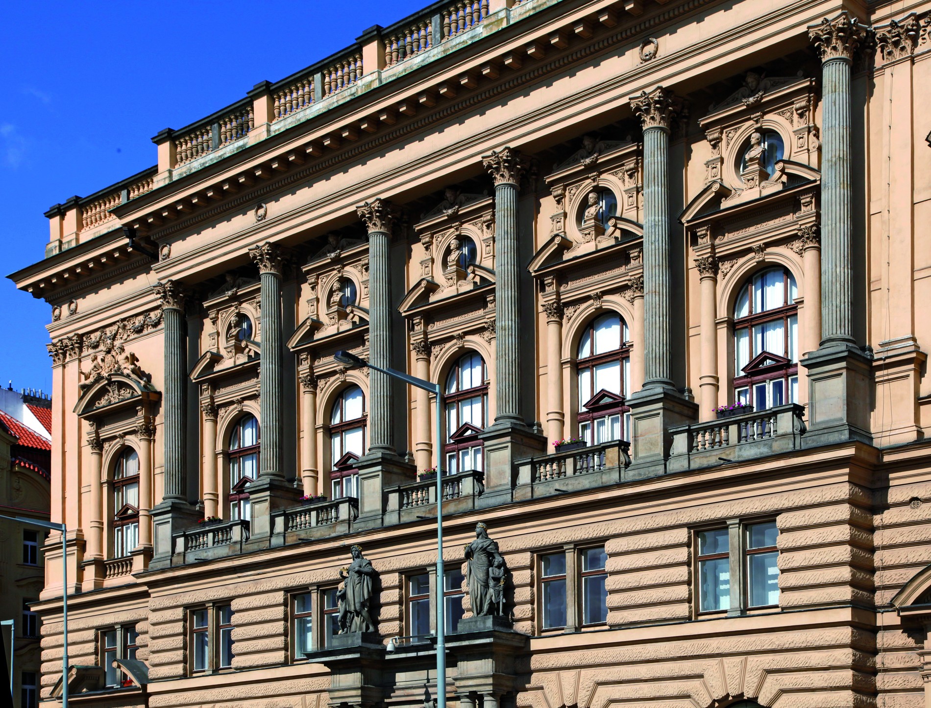 Národní dům na Vinohradech náměstí Míru čp. 820/9