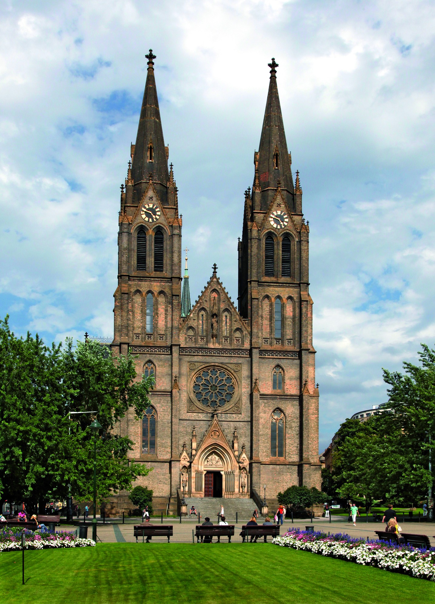 Kostel sv. Ludmily | Encyklopedie Prahy 2