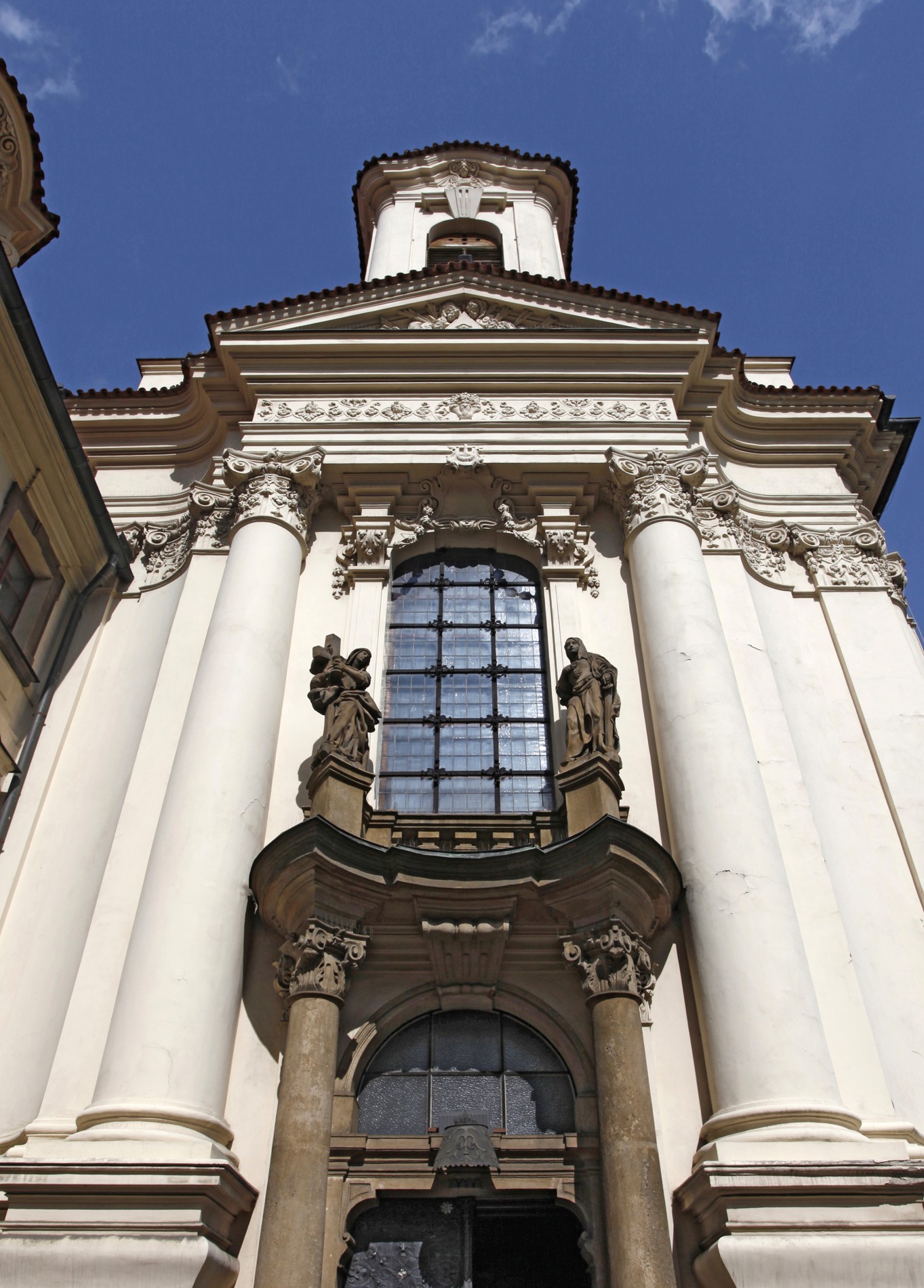 Kostel sv. Cyrila a Metoděje (dříve sv. Karla Boromejského) s bývalým domem pro vysloužilé kněze