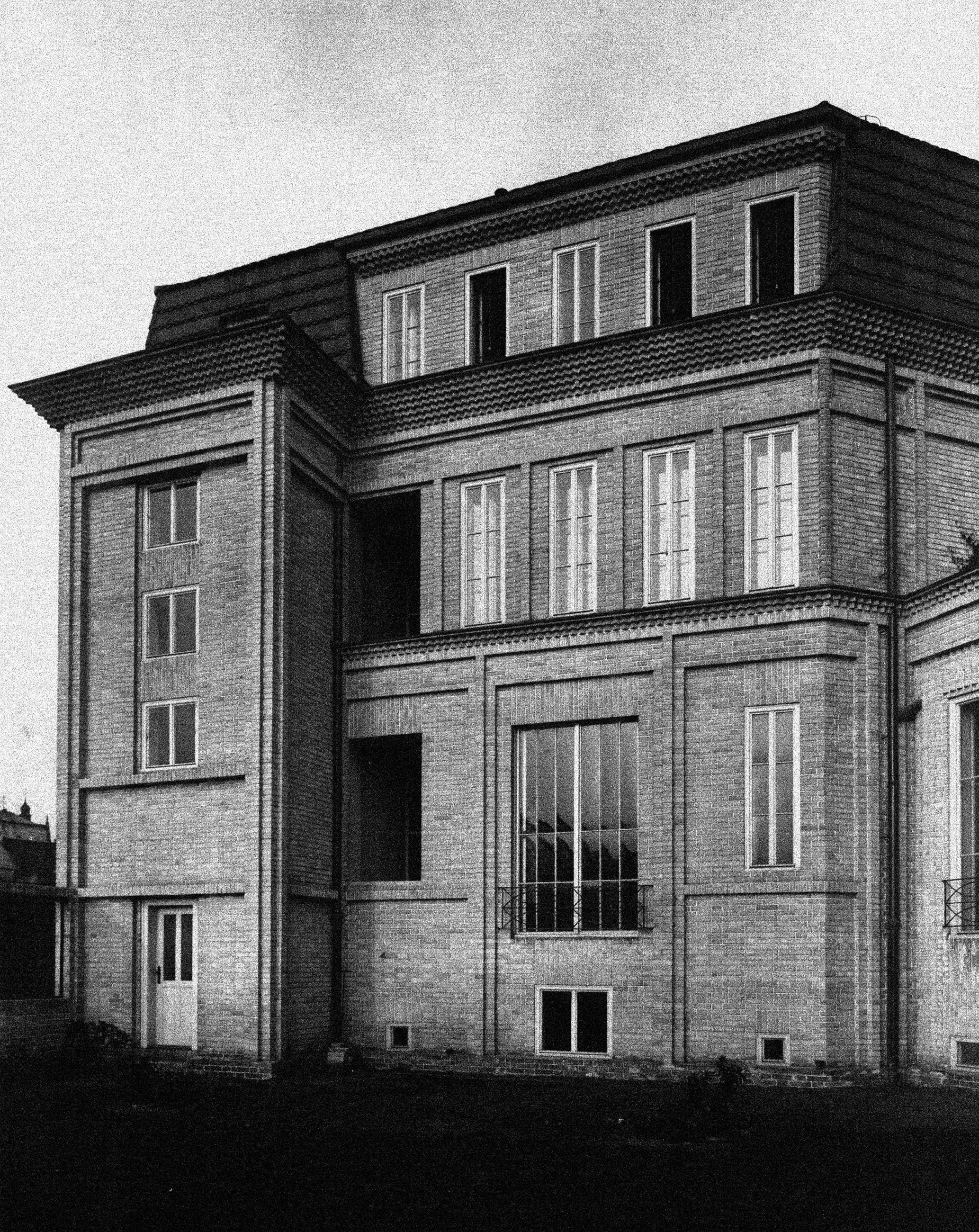 Sequensova vila, Libušina čp. 48/5