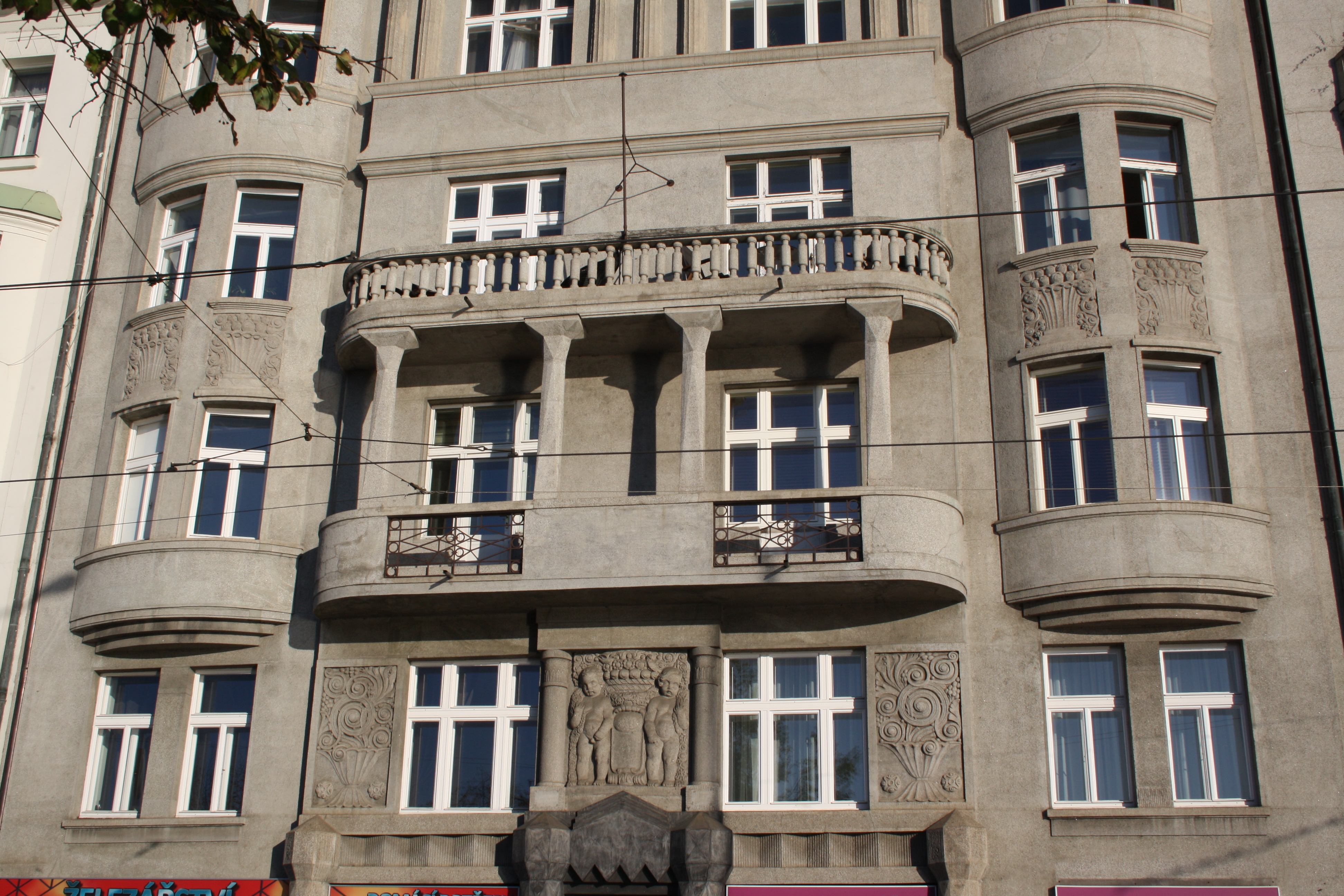 Činžovní dům, Rašínovo nábřeží čp. 407/36