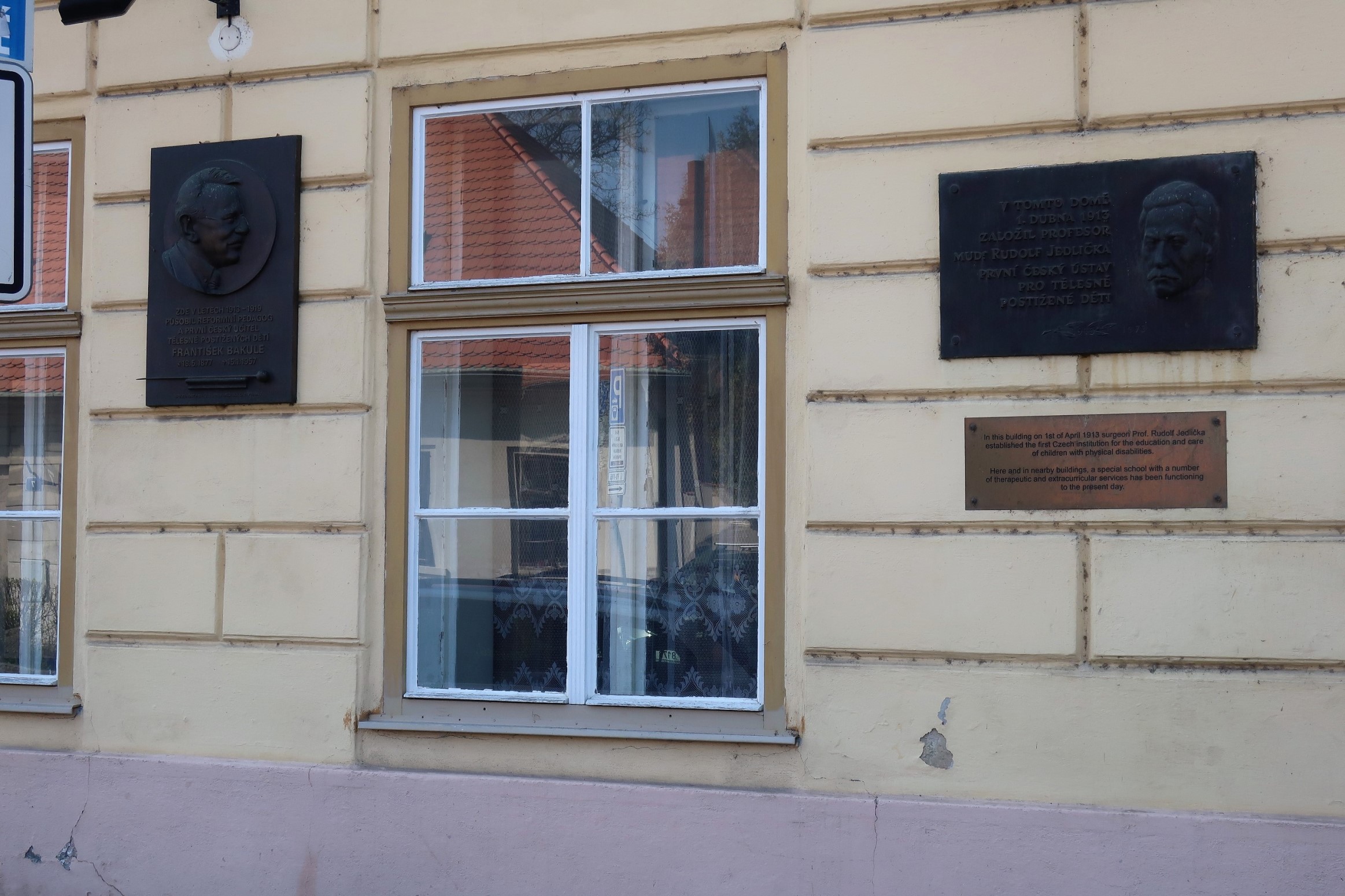 Budova Jedličkova ústavu a školy pro postižené děti, V Pevnosti čp. 13/4