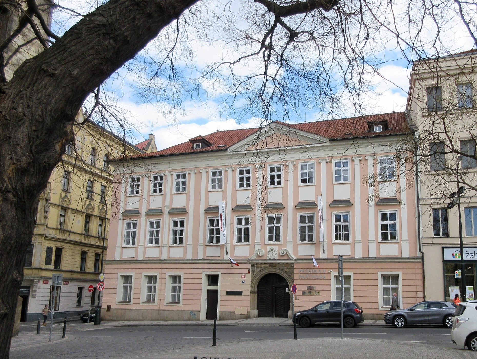 Braunův dům (U Kamenného stolu, Salmovský palác), Karlovo náměstí čp. 671/24