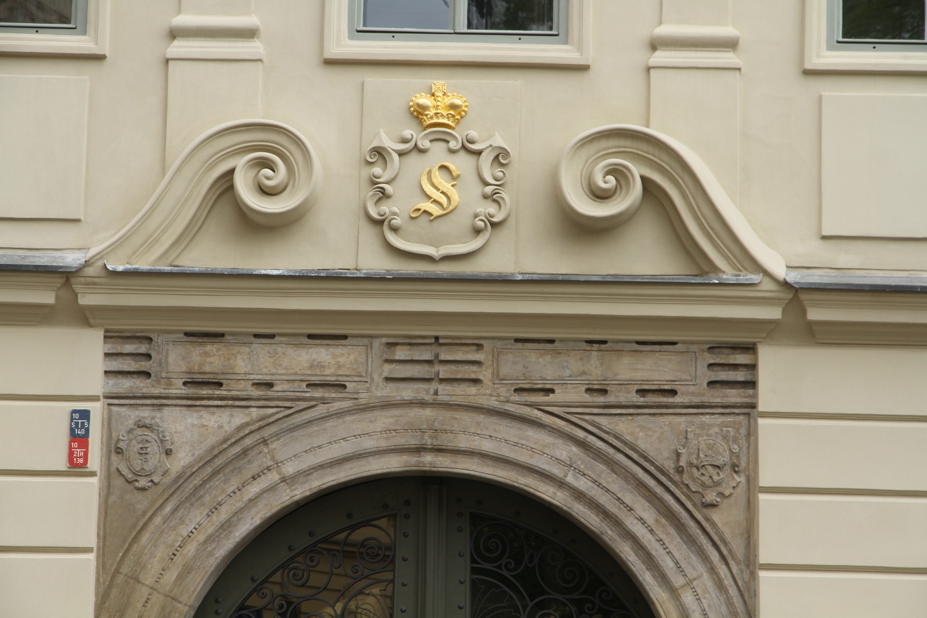 Braunův dům (U Kamenného stolu, Salmovský palác), Karlovo náměstí čp. 671/24