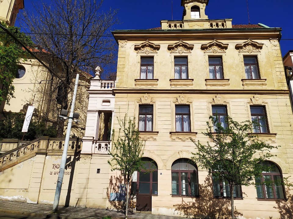 Fara u kostela sv. Jana Nepomuckého, Vyšehradská čp. 1991/28