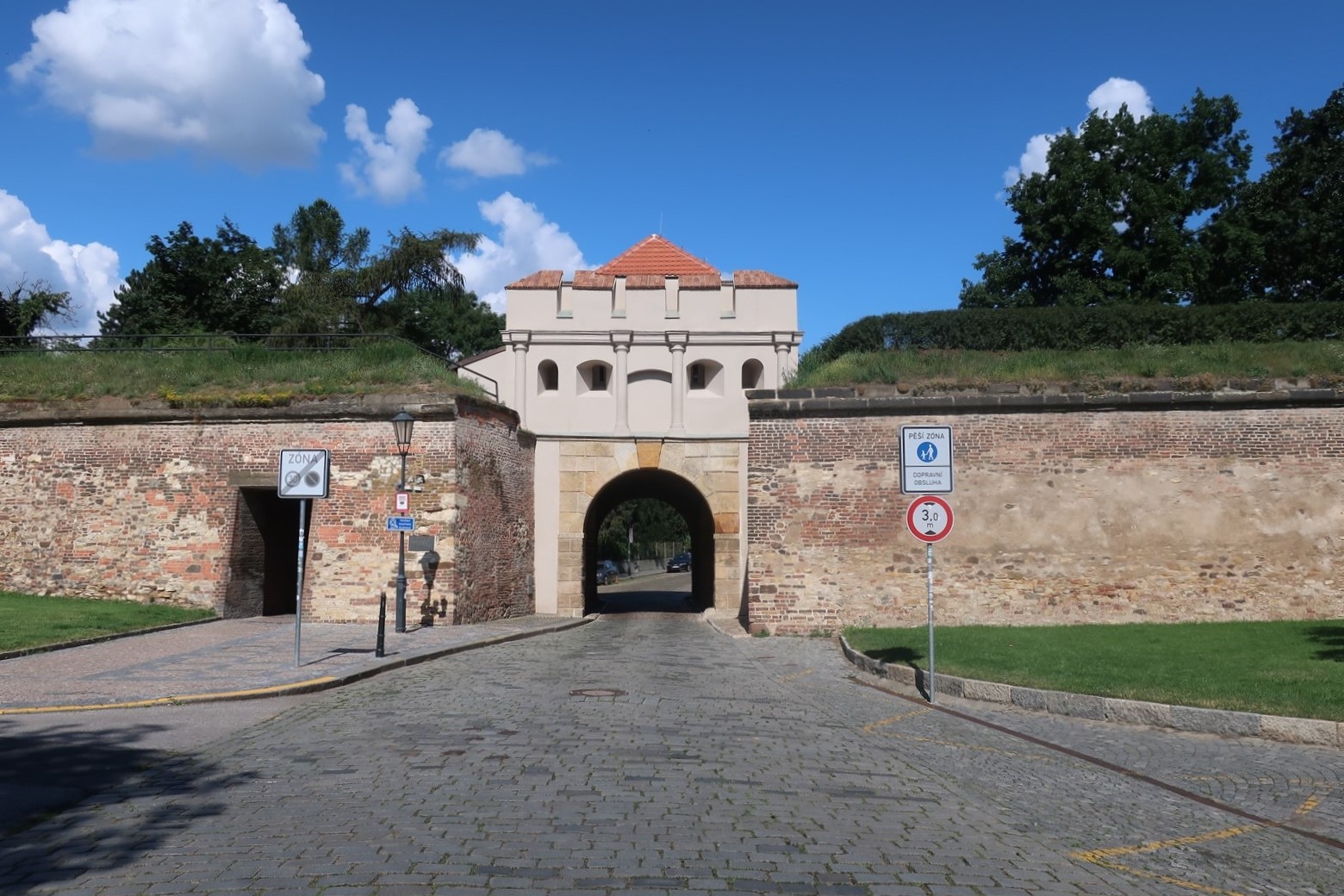 Táborská brána, V Pevnosti 35/11
