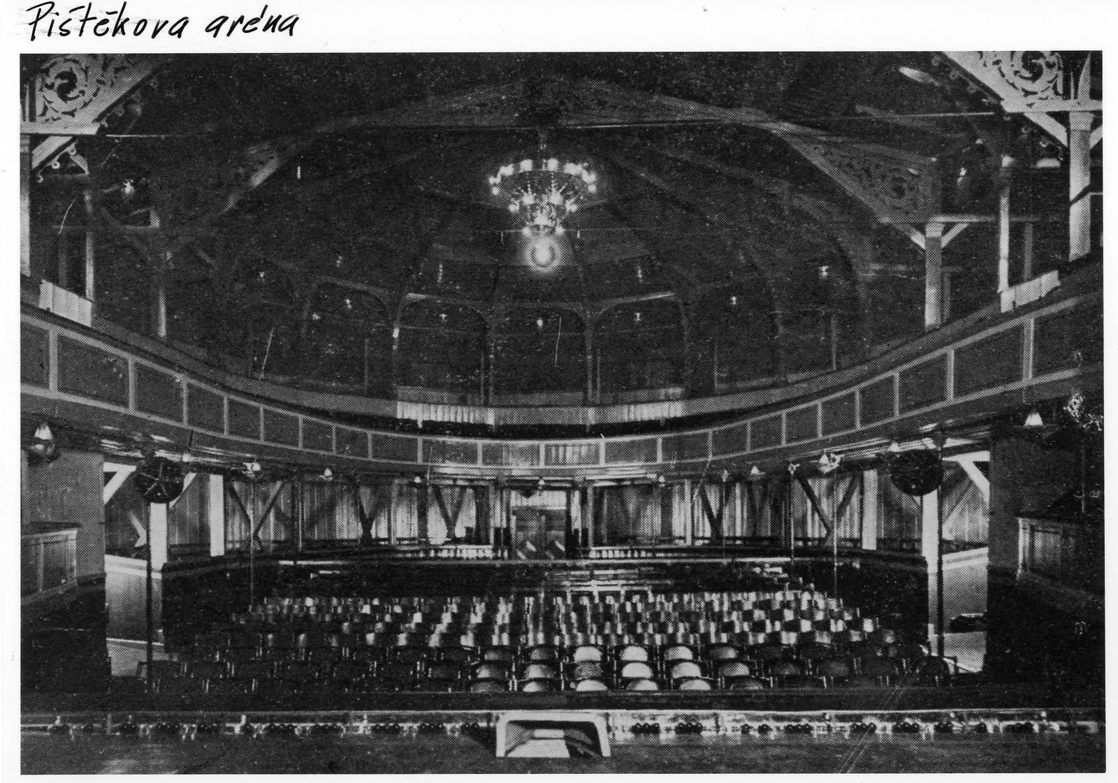 Pištěkova aréna