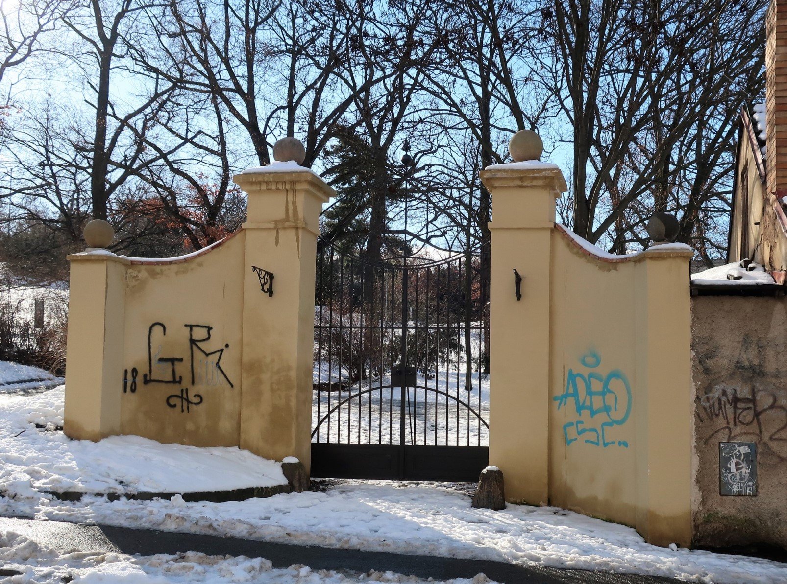 Vozová, Riegrovy sady