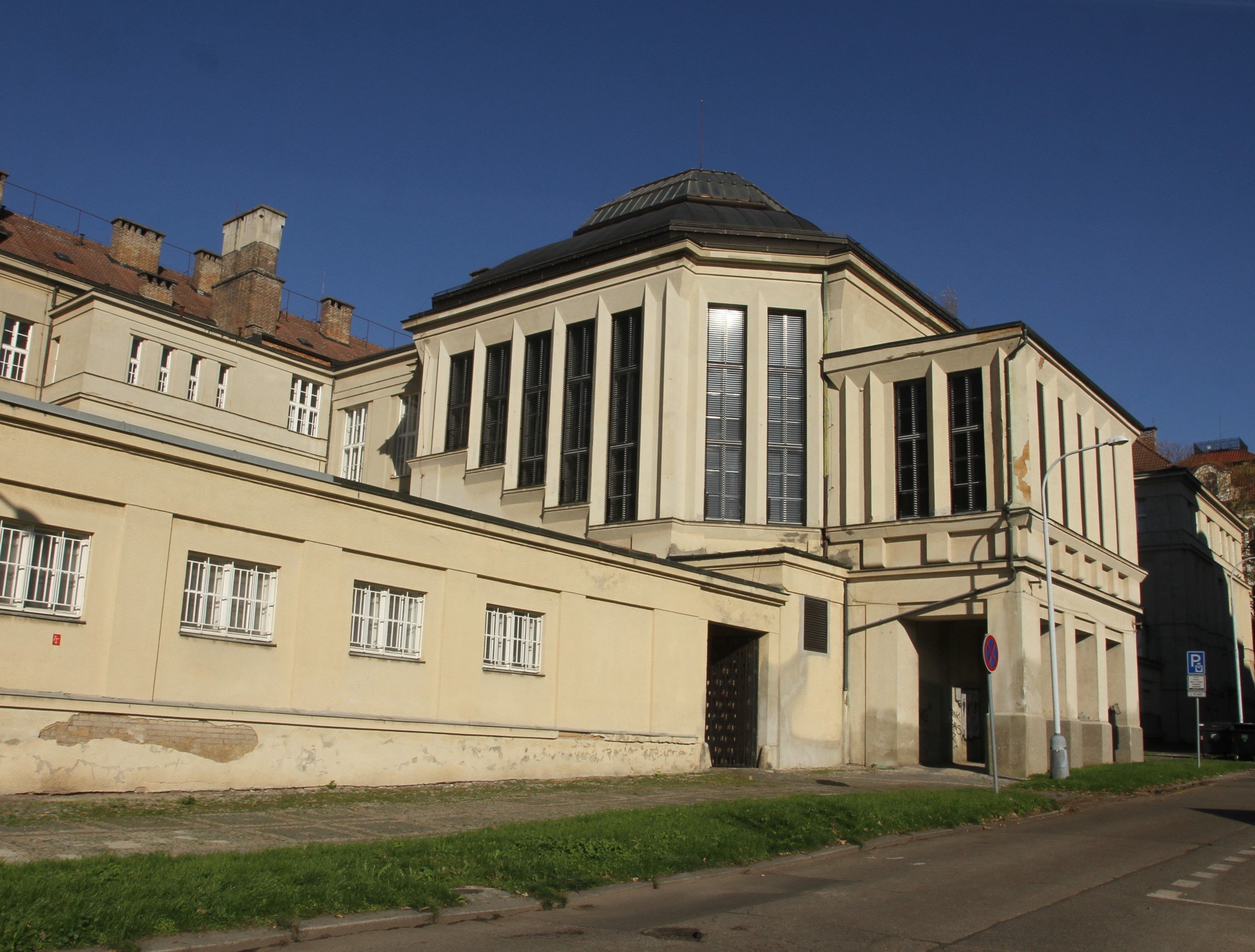 Purkyňův ústav, Albertov 2048/4, Votočkova 3, Hlavova 1