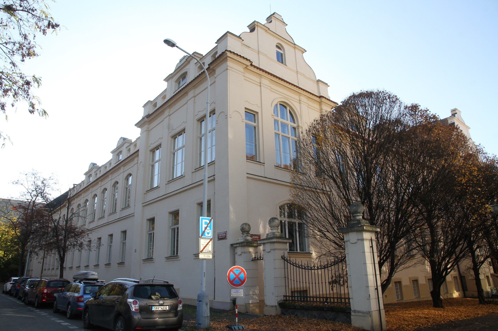 Chemický ústav UK, Hlavova čp. 2030/8