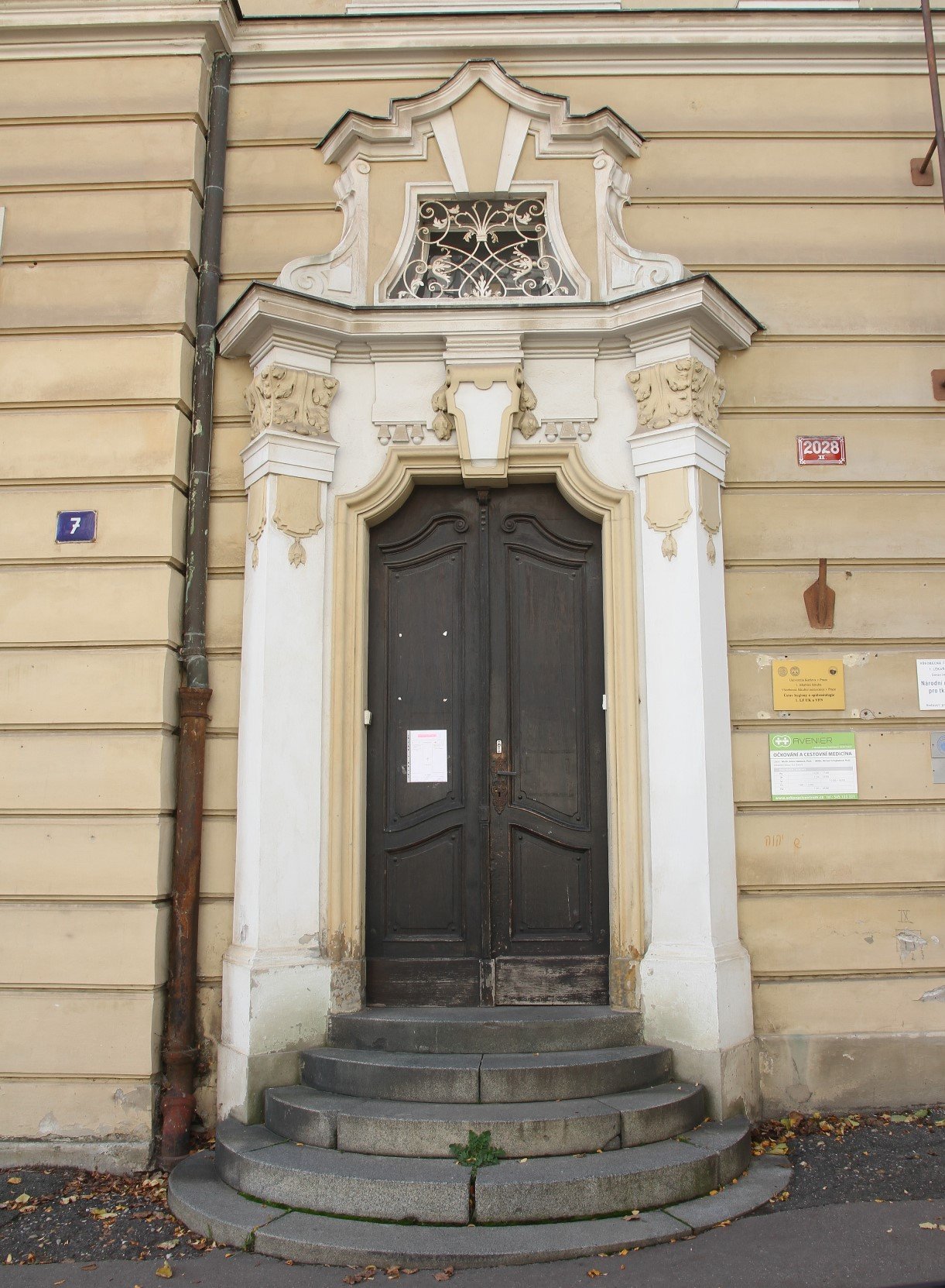 Hygienický ústav, Studničkova čp. 2027/7