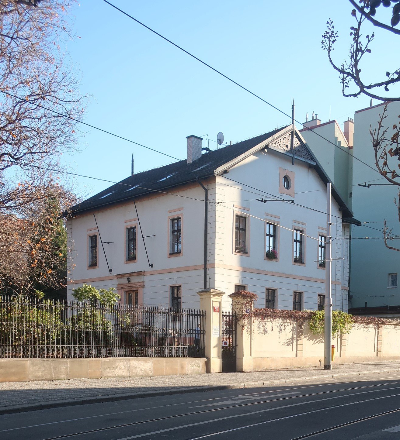 Botanický ústav Přírodovědecké fakulty Univerzity Karlovy, Na Slupi čp. 433/16