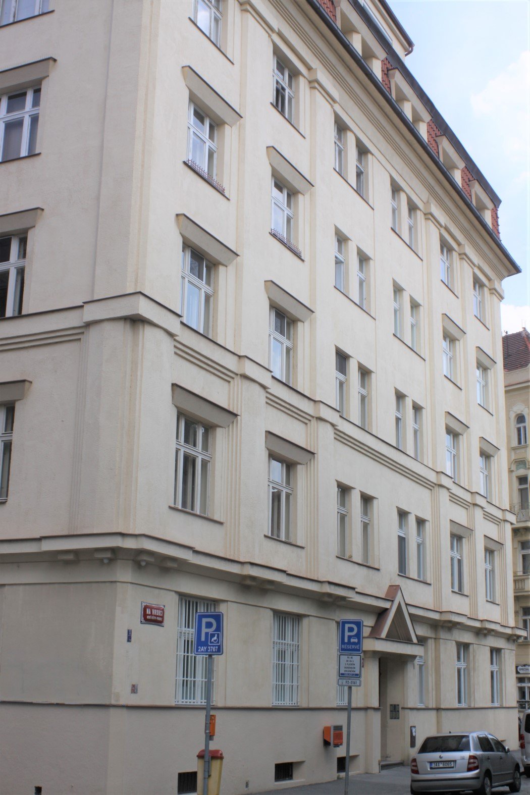 Nájemní dům firmy "Müller a Kapsa", Podskalská čp. 294/2