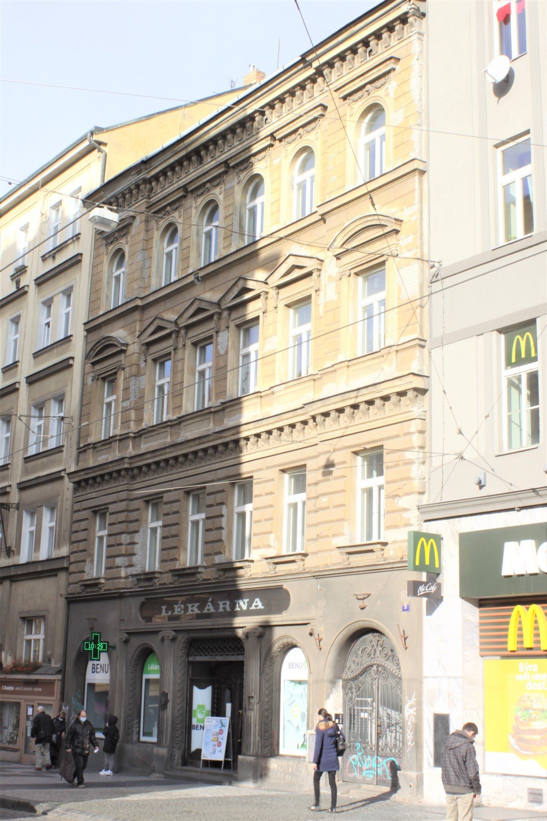 Dům s Vilímovou lékárnou, Jugoslávská čp. 1/9