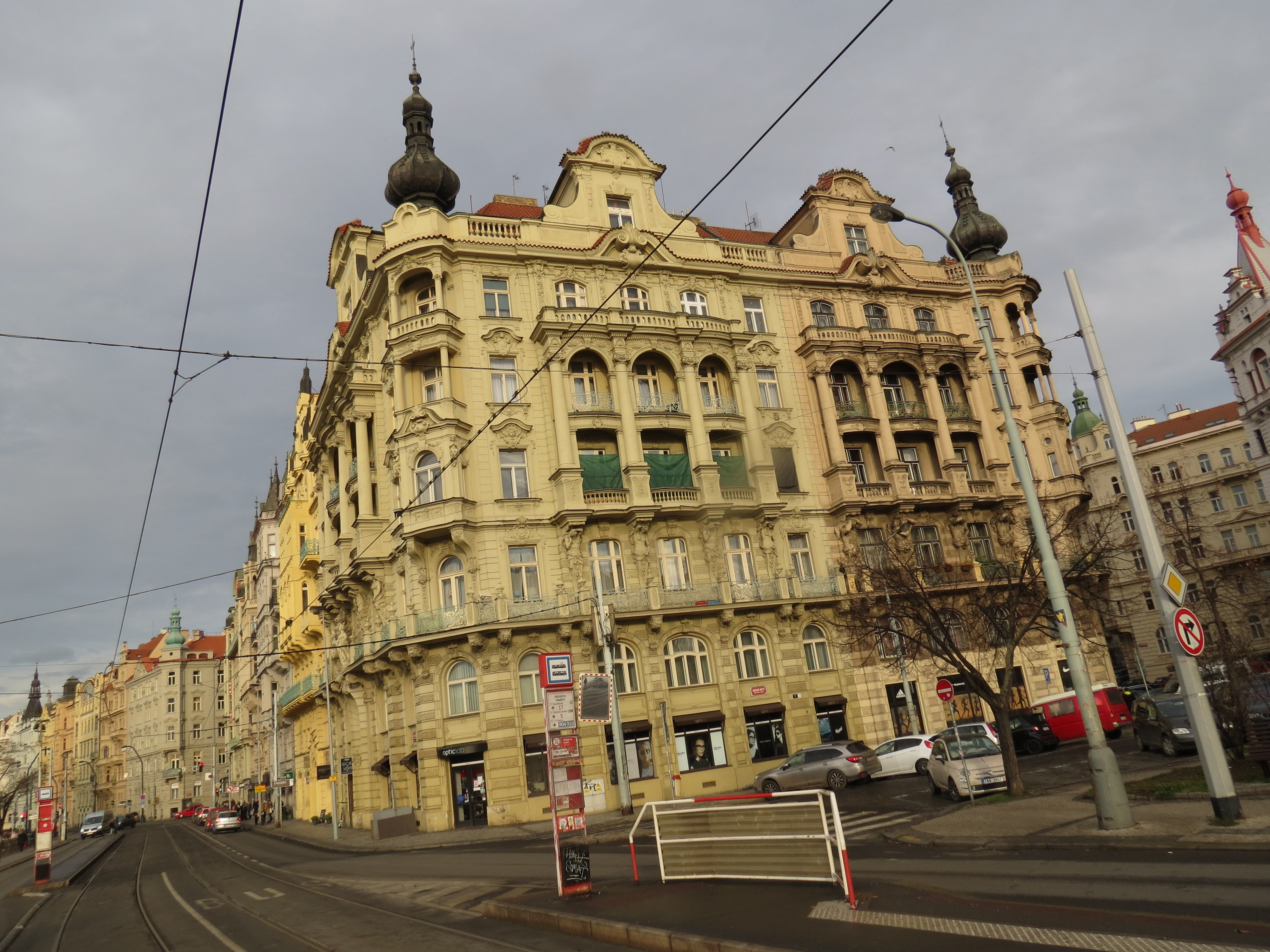 Činžovní dům, Masarykovo nábřeží čp. 2014/2