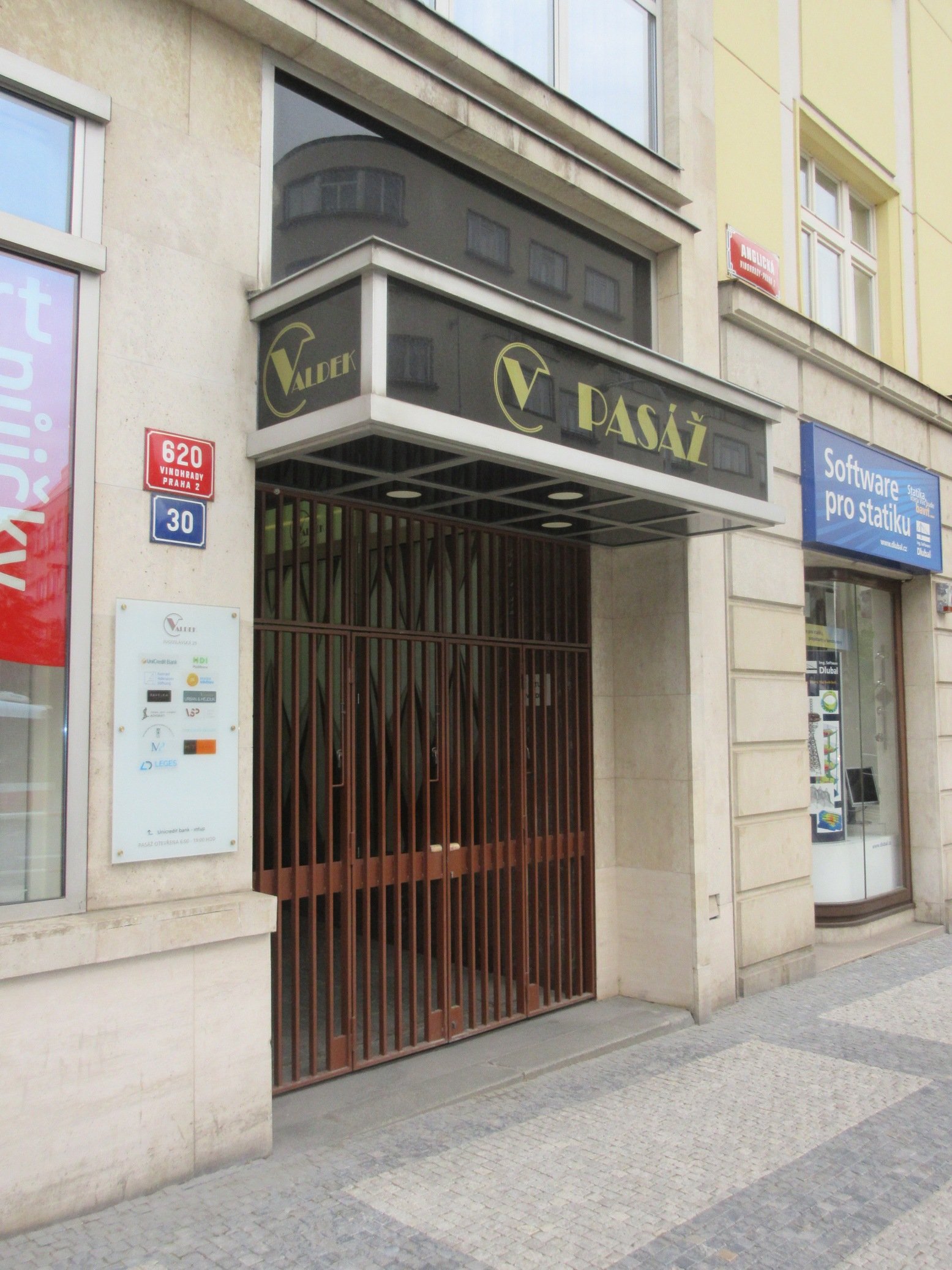 Palác Valdek, Anglická čp. 620/30