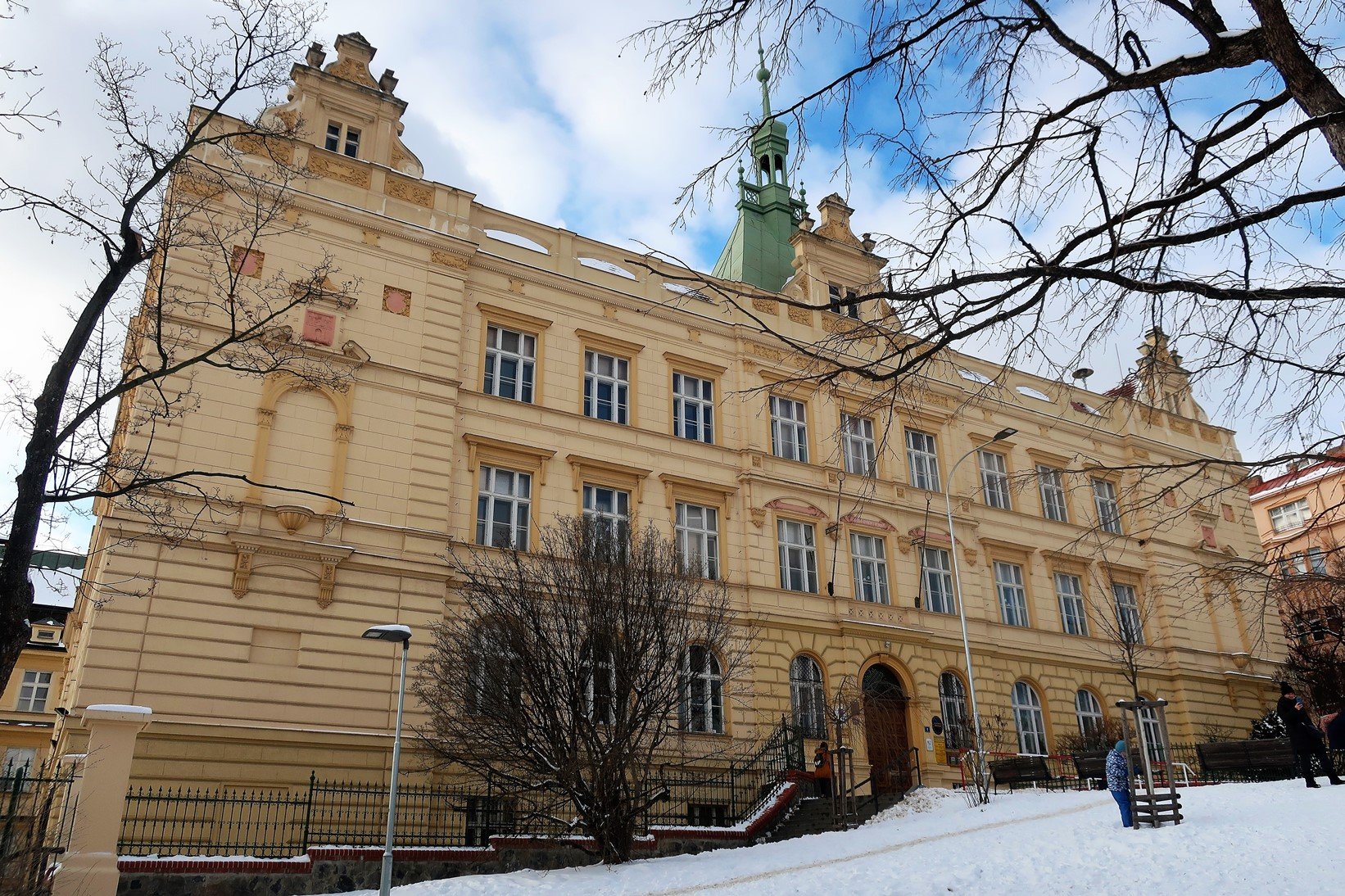 Základní škola Kladská, Kladská čp. 1201/1