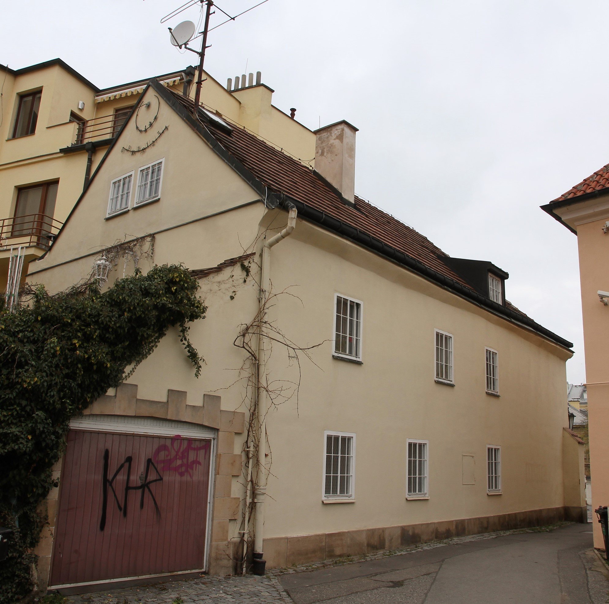 Měšťanský dům Apolinářská čp. 444/8