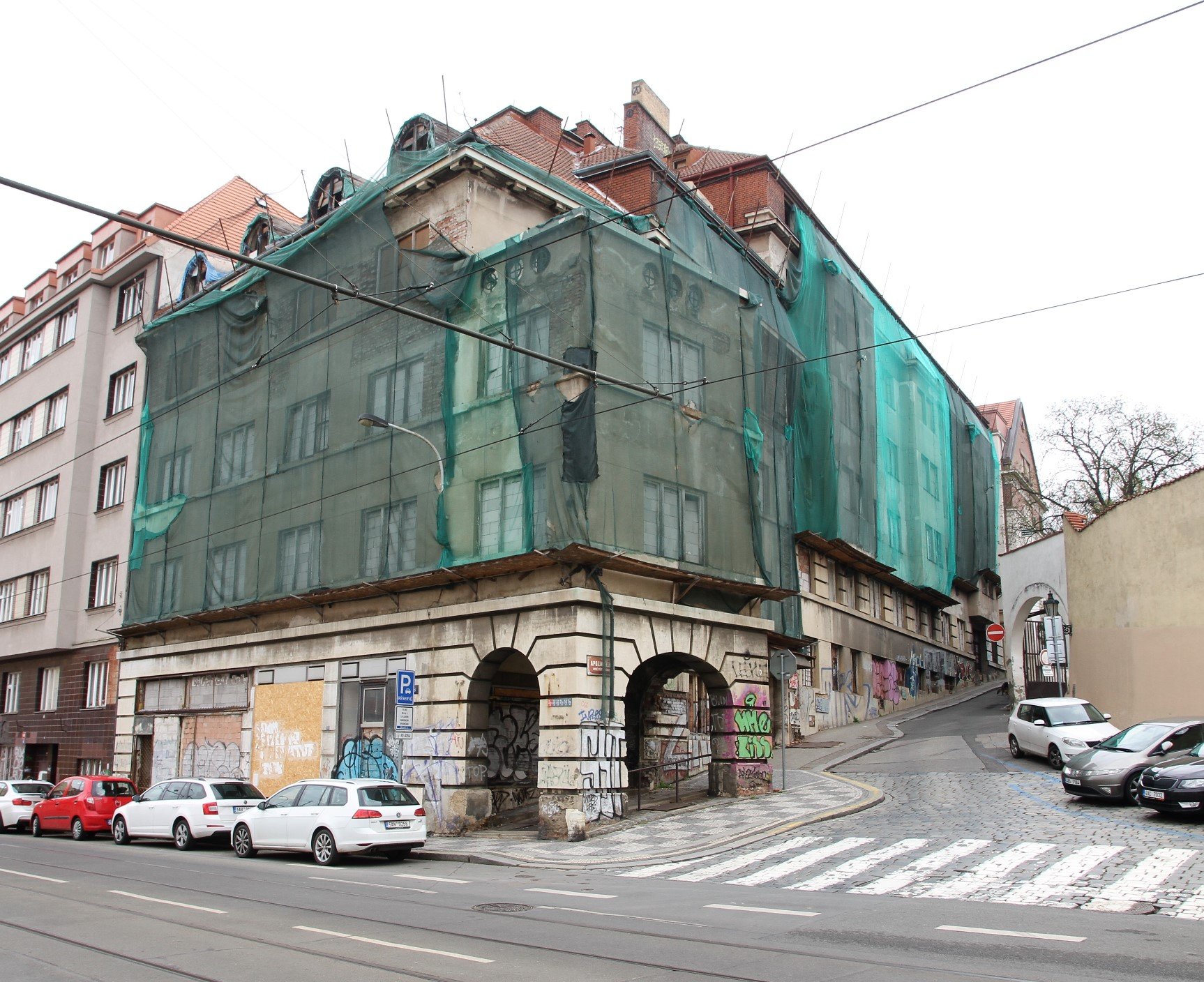 Penzion a lázně Na Slupi, Apolinářská čp. 434/1, Na Slupi čp. 434/8
