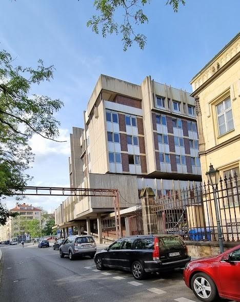 Budova Urologické kliniky, Ke Karlovu čp. 459/6