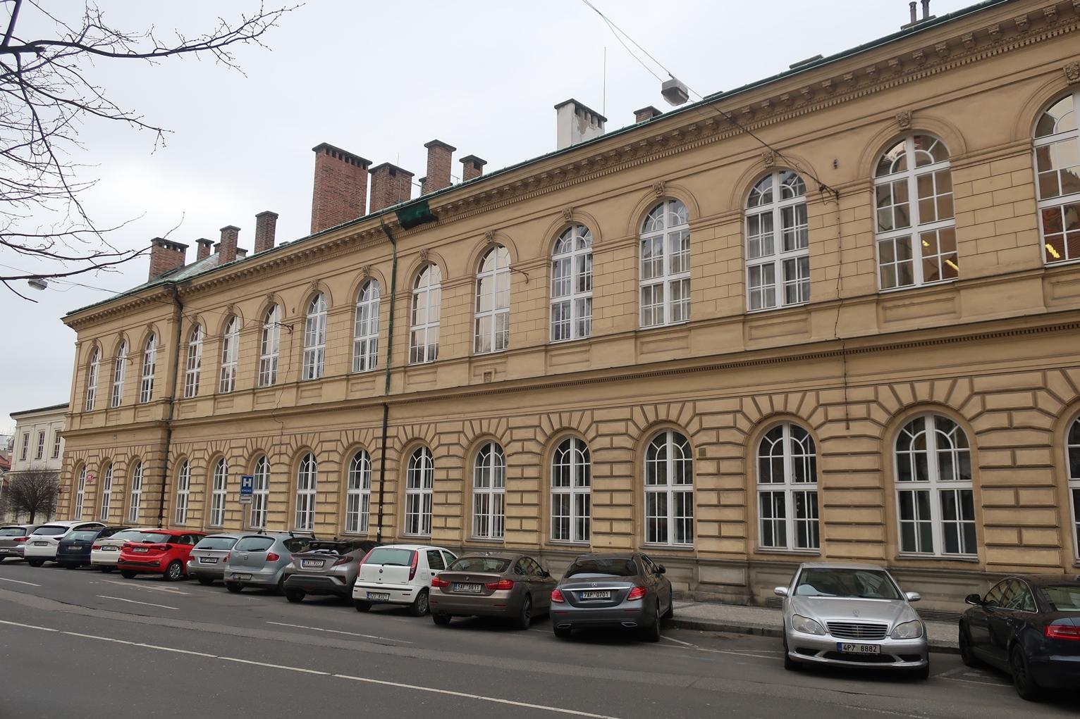 Bývalý německý univerzitní chemický ústav, U Nemocnice čp. 478/5