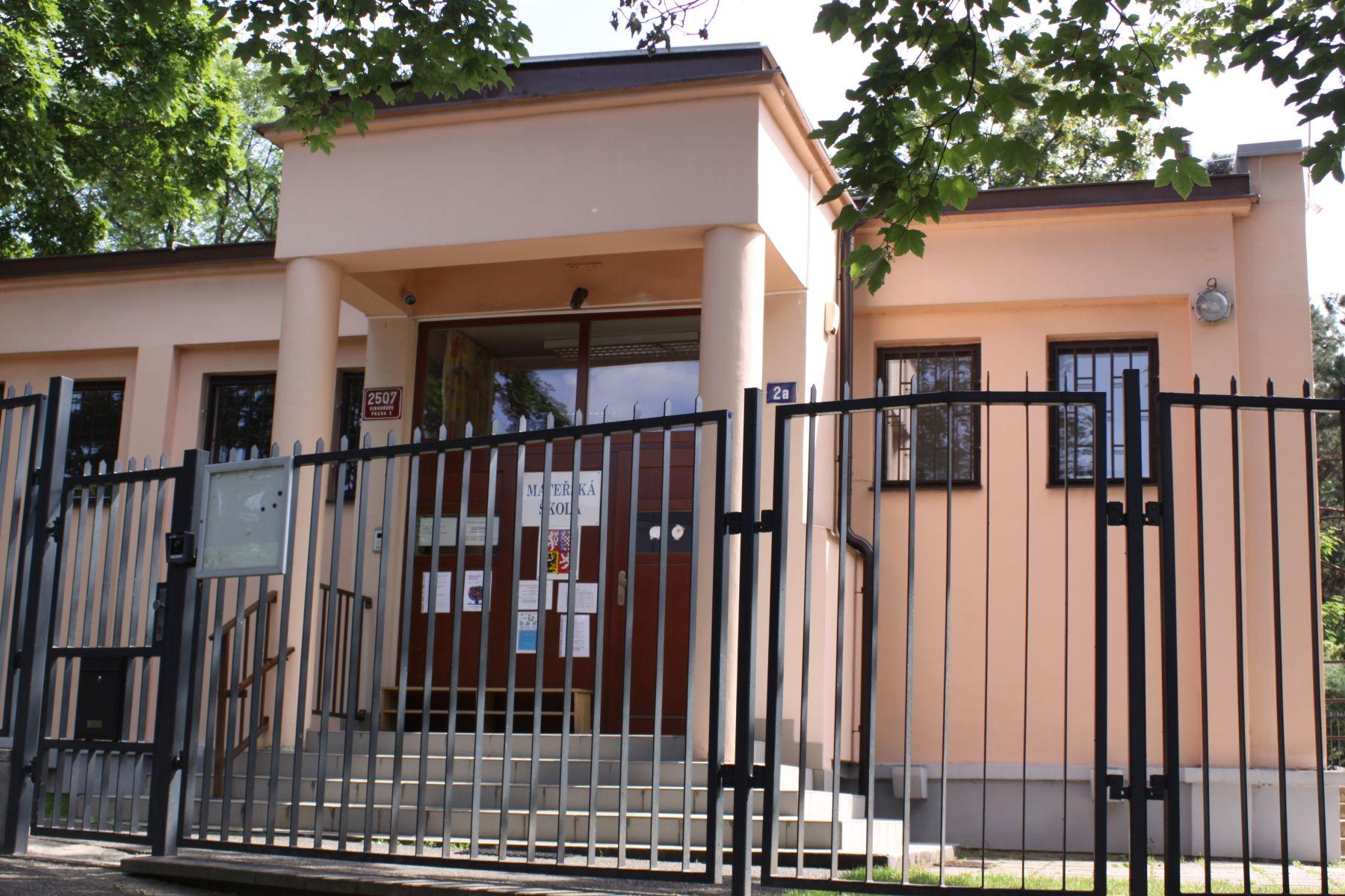 Školka v Riegrových sadech, Vozová čp. 2507/2a