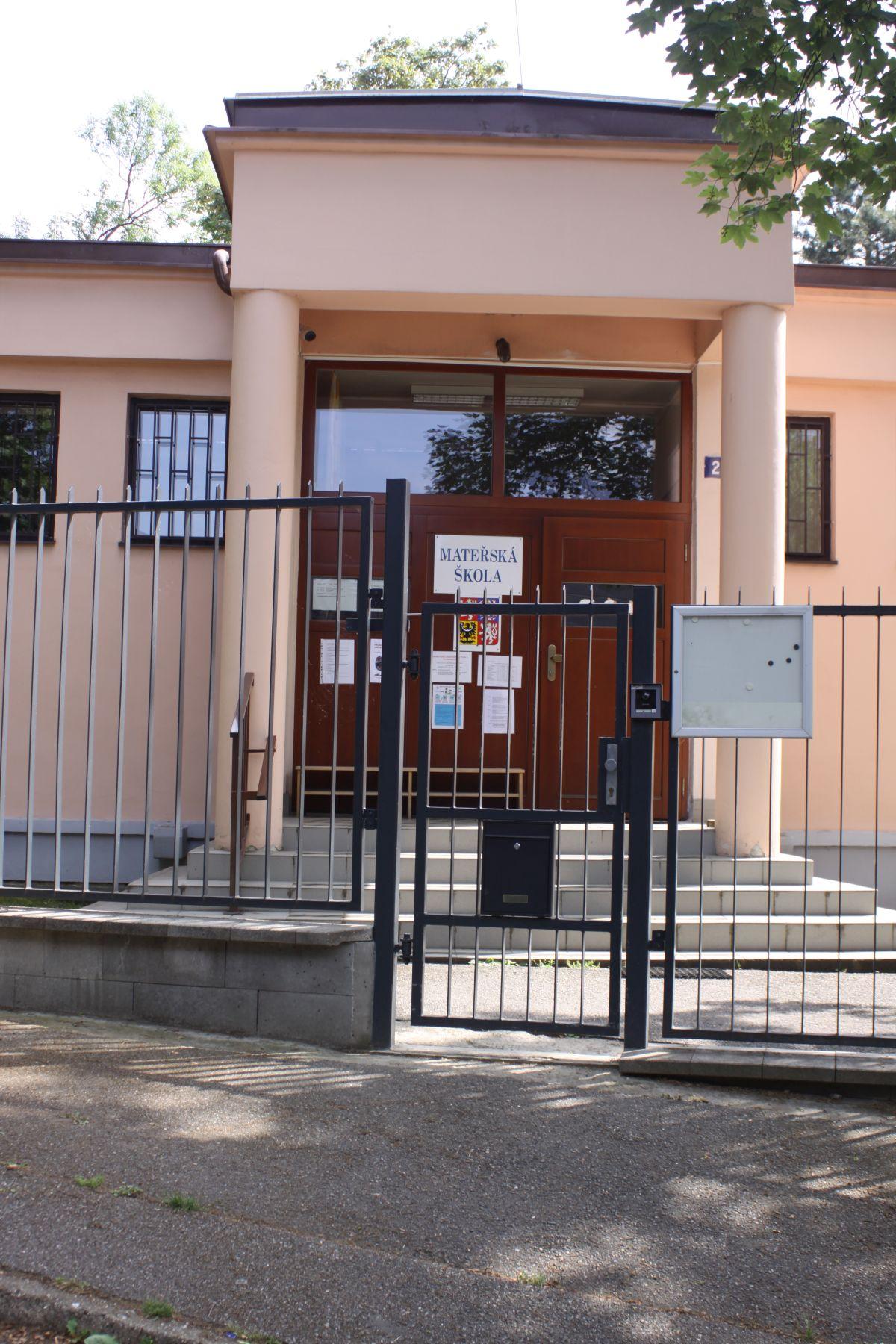 Školka v Riegrových sadech, Vozová čp. 2507/2a