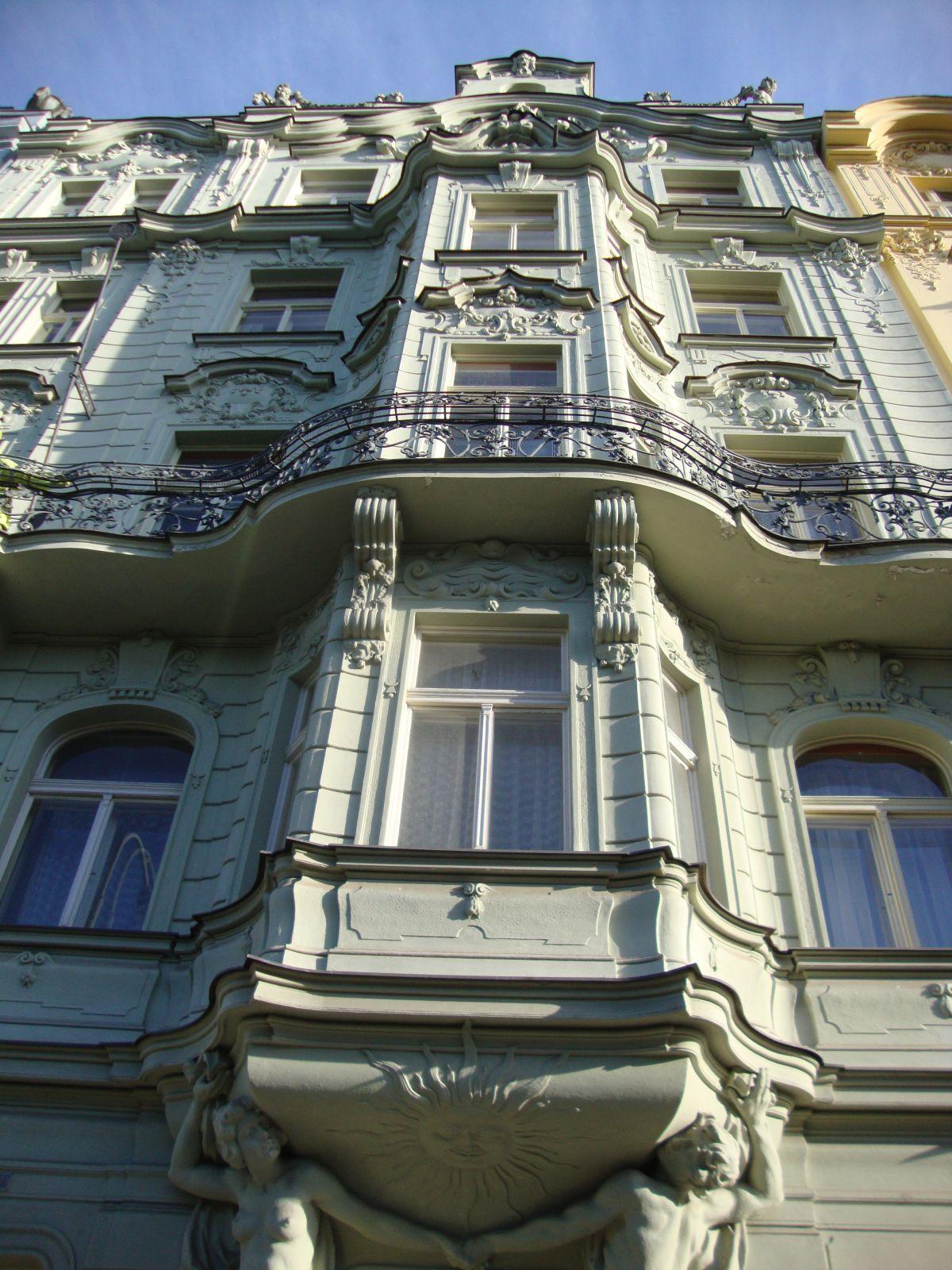 Novobarokní nájemní dům, Slezská čp. 1333/46
