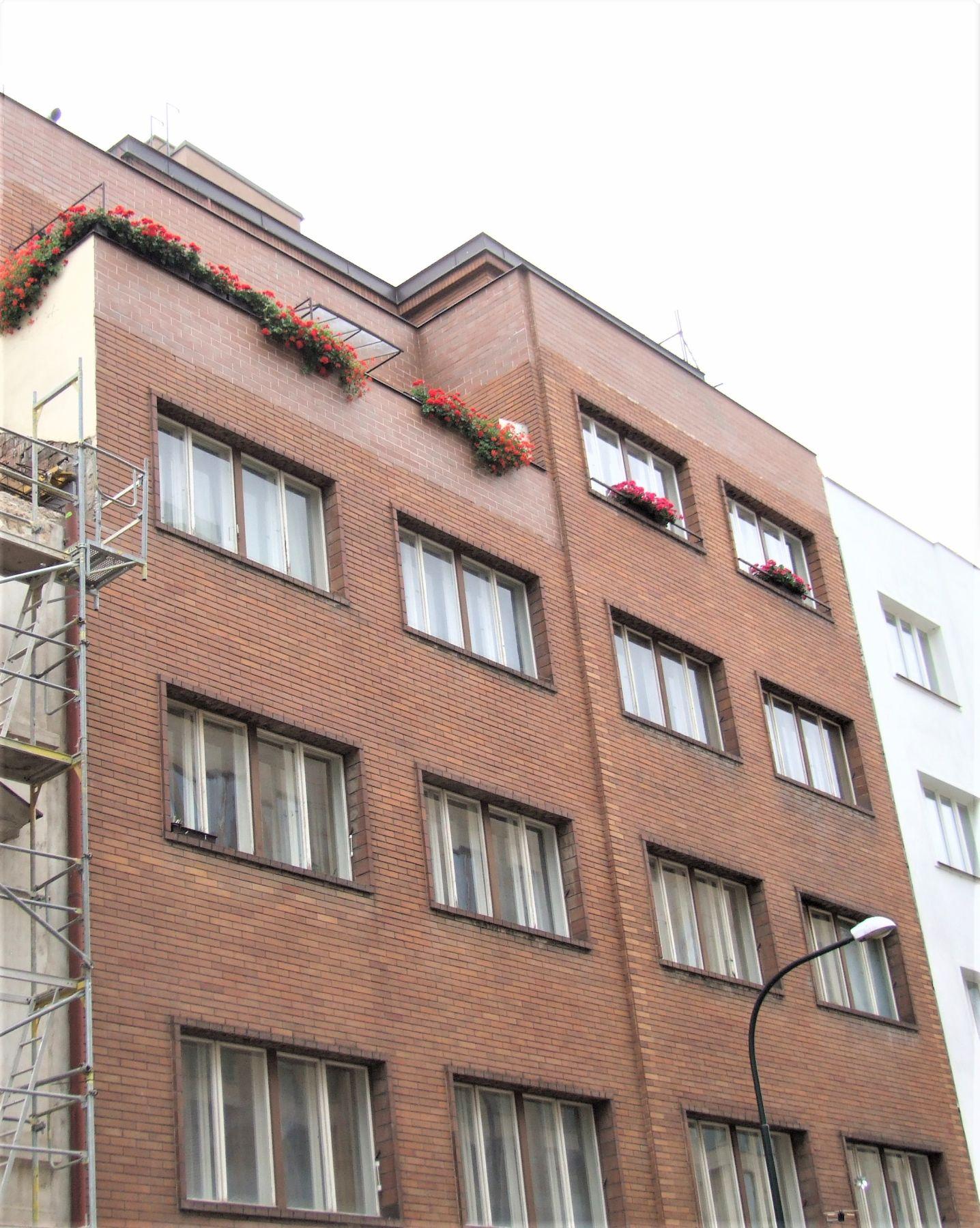 Funkcionalistický nájemní dům, Na Rybníčku čp. 1350/14