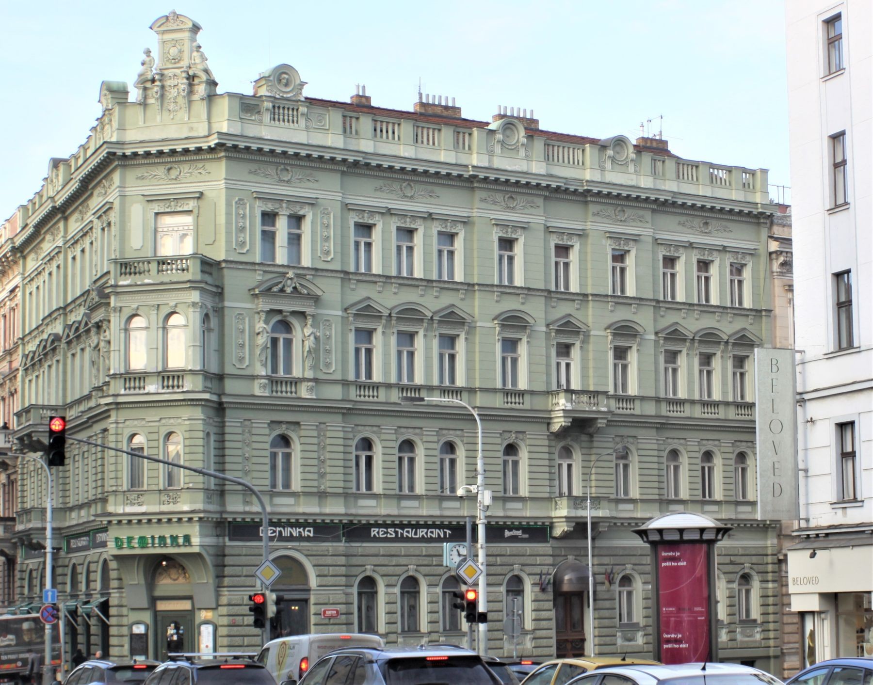 Nájemní dům s kavárnou Demínka, Anglická čp. 386/5