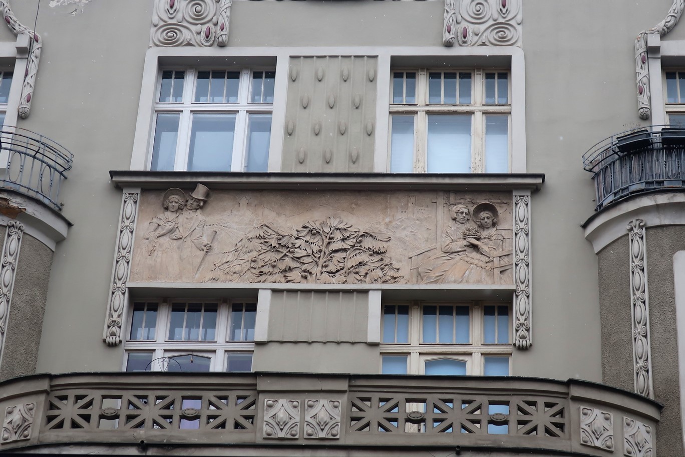 Pošta Praha 21, Jaromírova 11