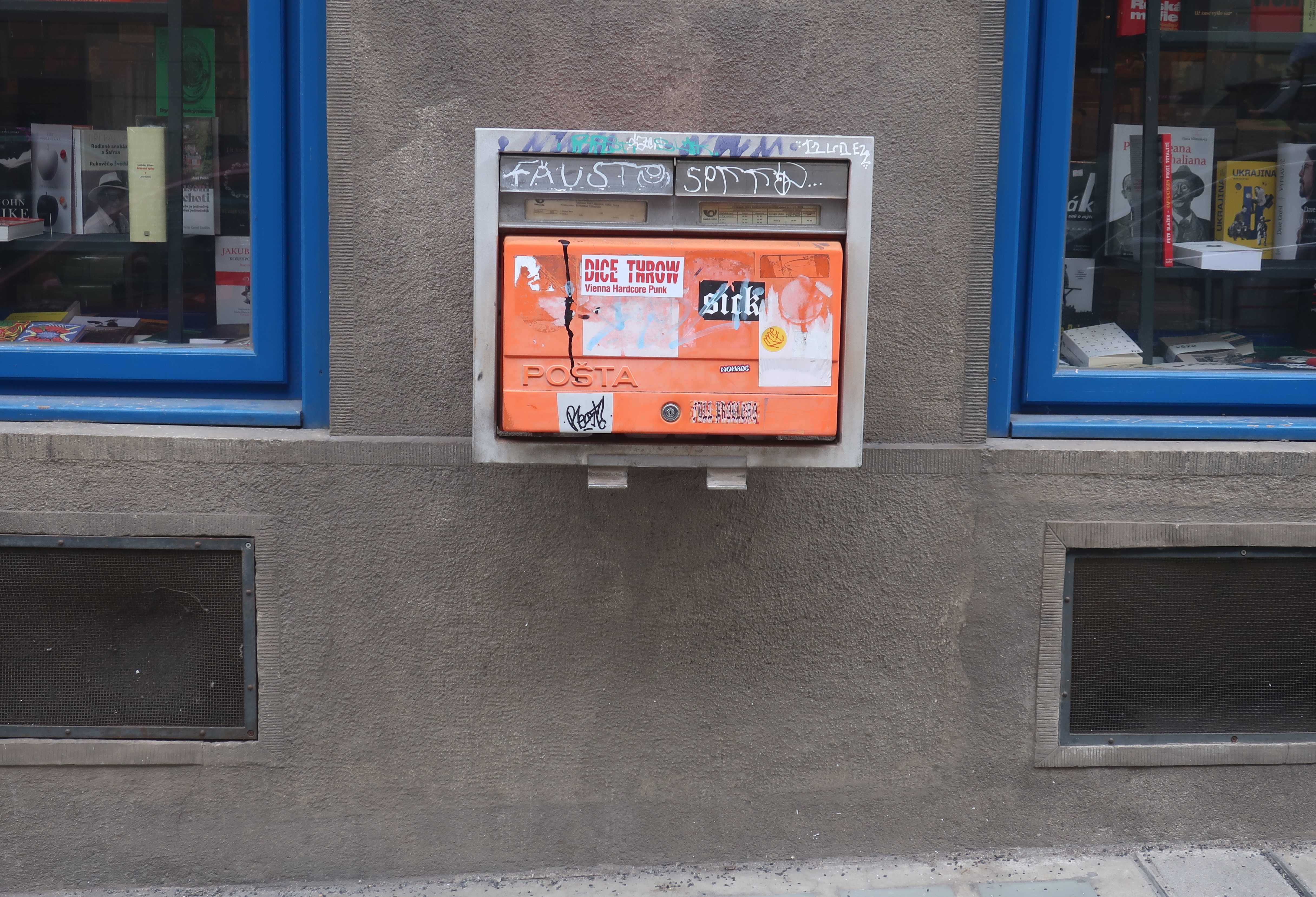 Pošta Praha 27, Trojanova čp. 337/9
