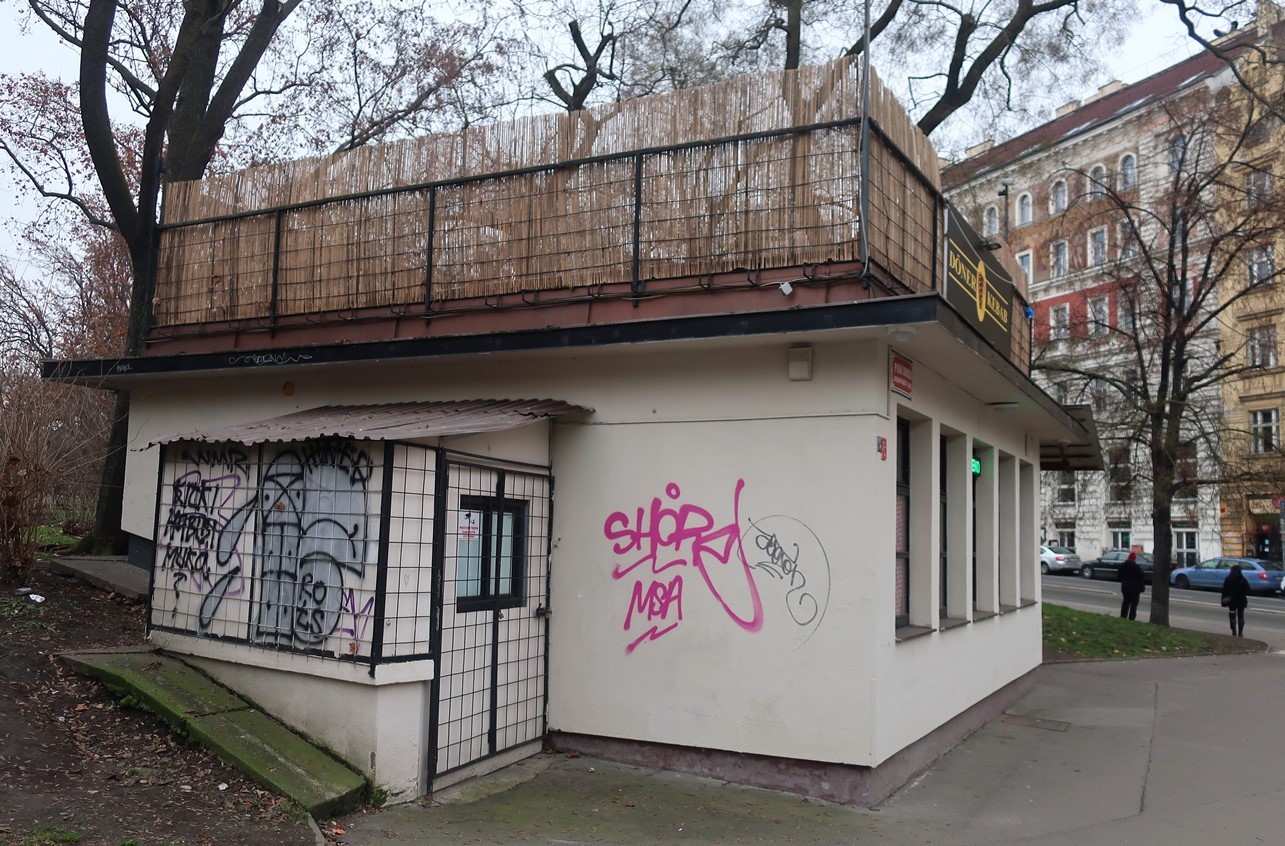 Pivní domeček, Karlovo náměstí