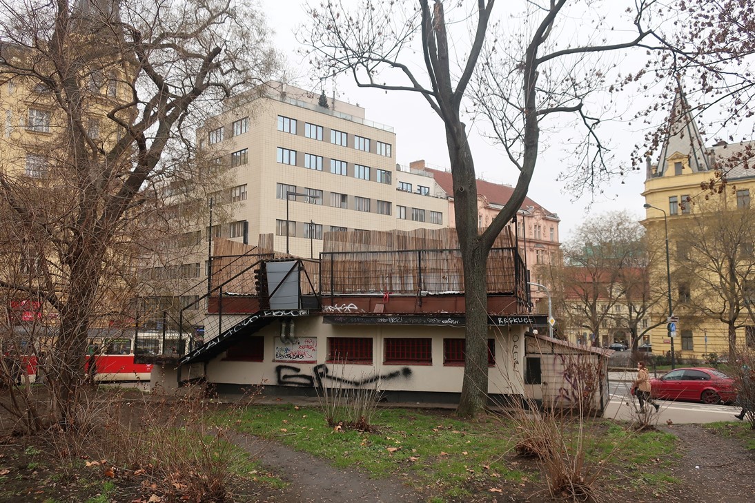 Pivní domeček, Karlovo náměstí