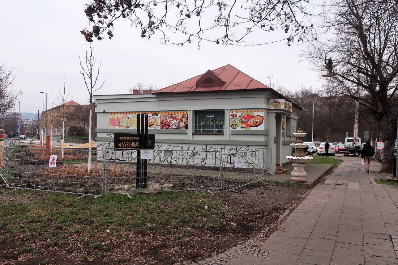 Domek pizzerie, Ostrčilovo náměstí 60