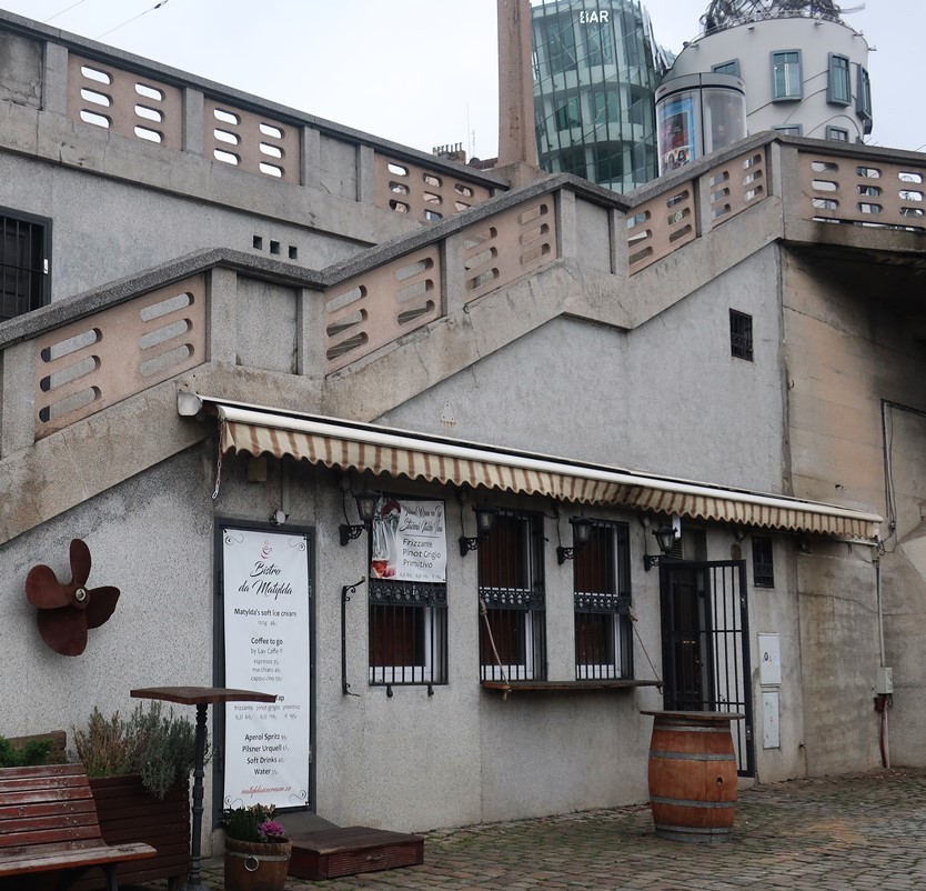 Bistro da Matylda, Jiráskův most