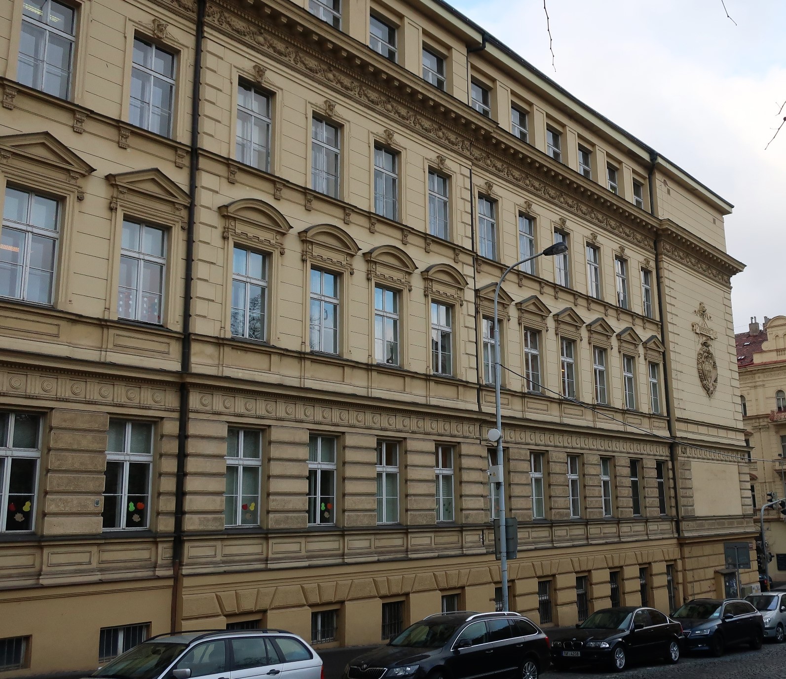 ZŠ a SŠ Praha 2, Vinohradská, Vinohradská čp. 920/54, Slezská čp. 920/21