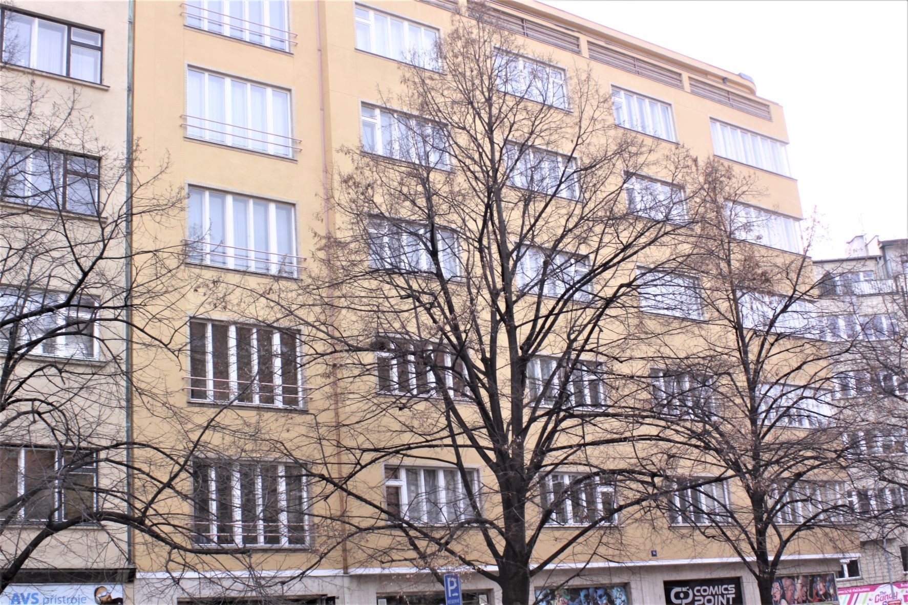 Funkcionalistický obchodní a nájemní dům, Londýnská čp. 565/62