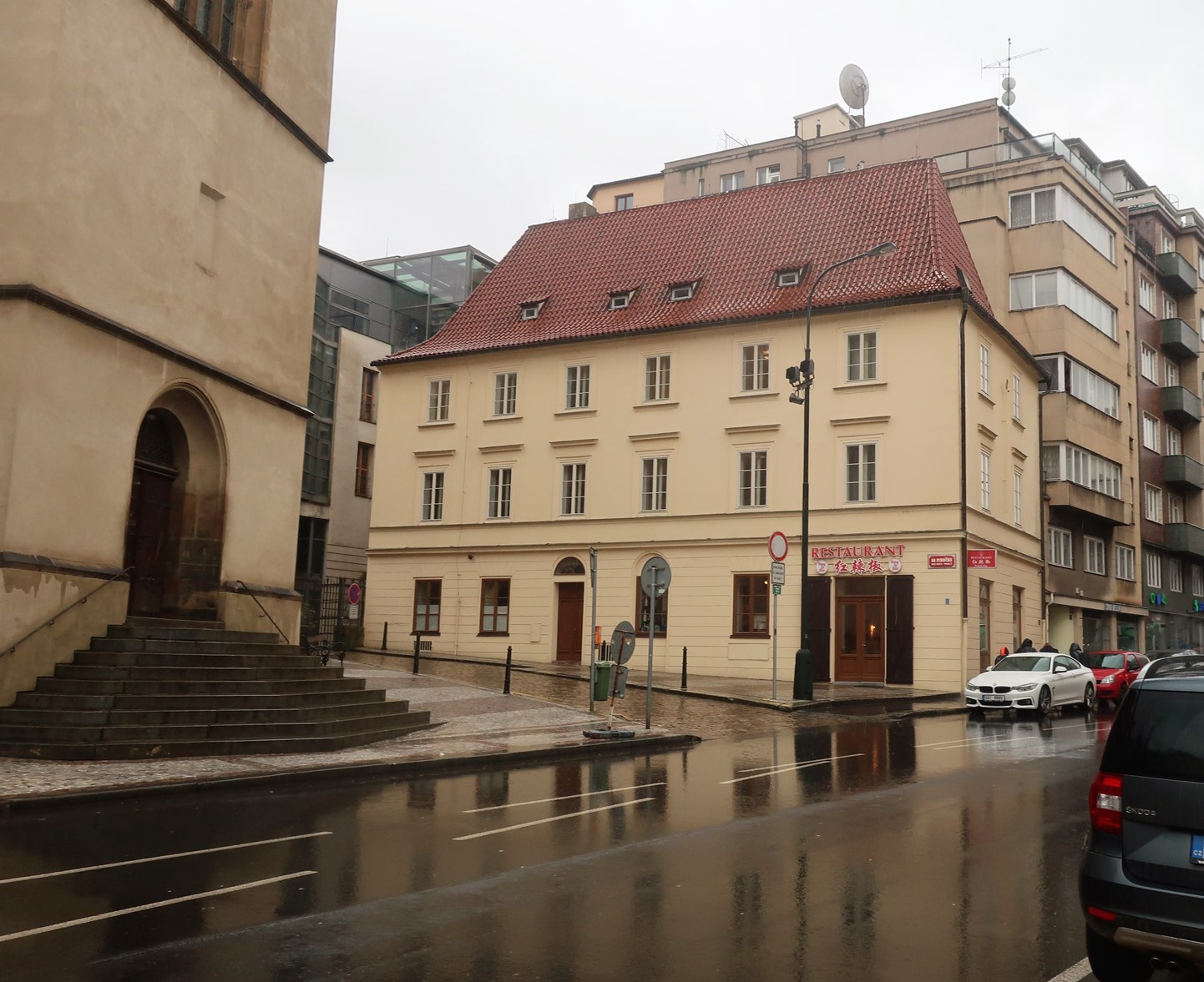 Bývalá škola u sv. Štěpána, Na Rybníčku čp. 535/2
