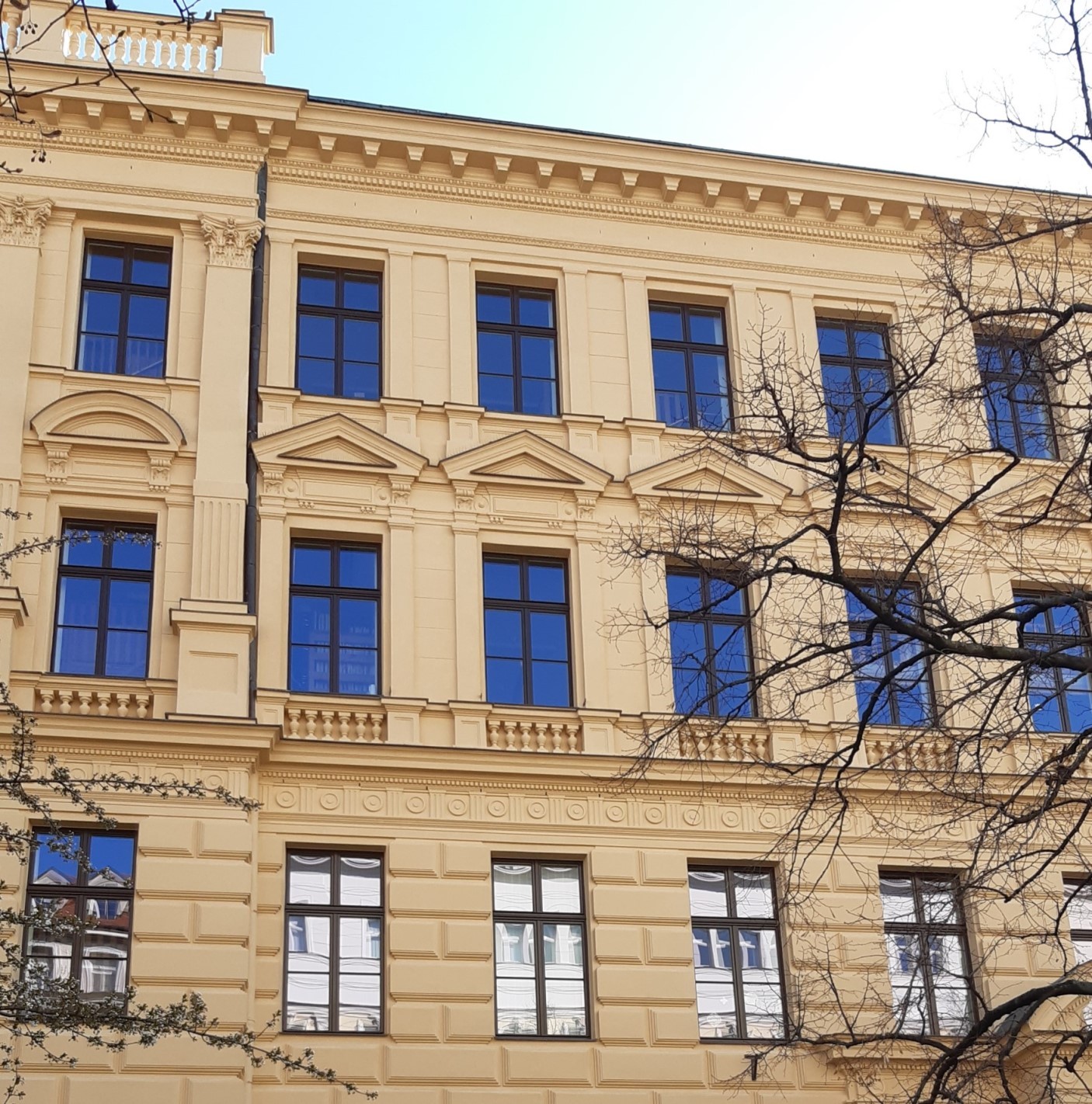Základní škola Londýnská, Londýnská čp. 782/34
