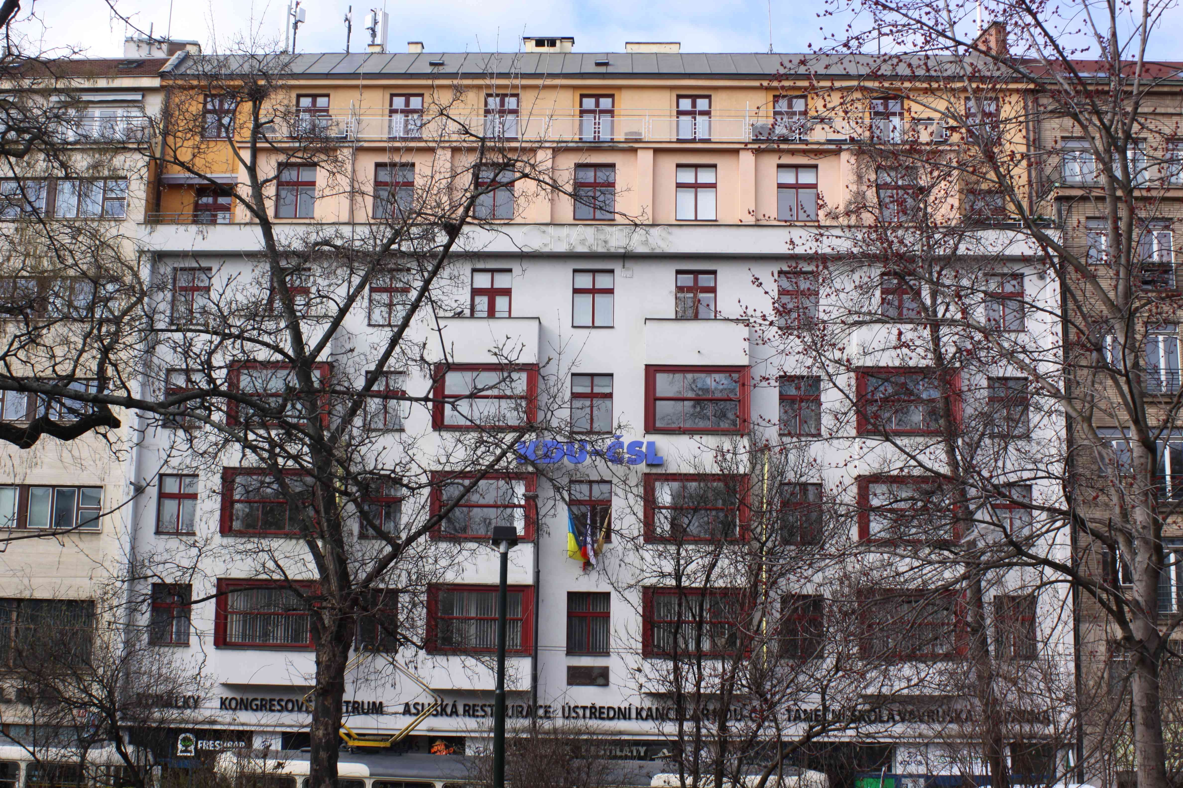 Palác Charitas, Karlovo nám. čp. 317/5