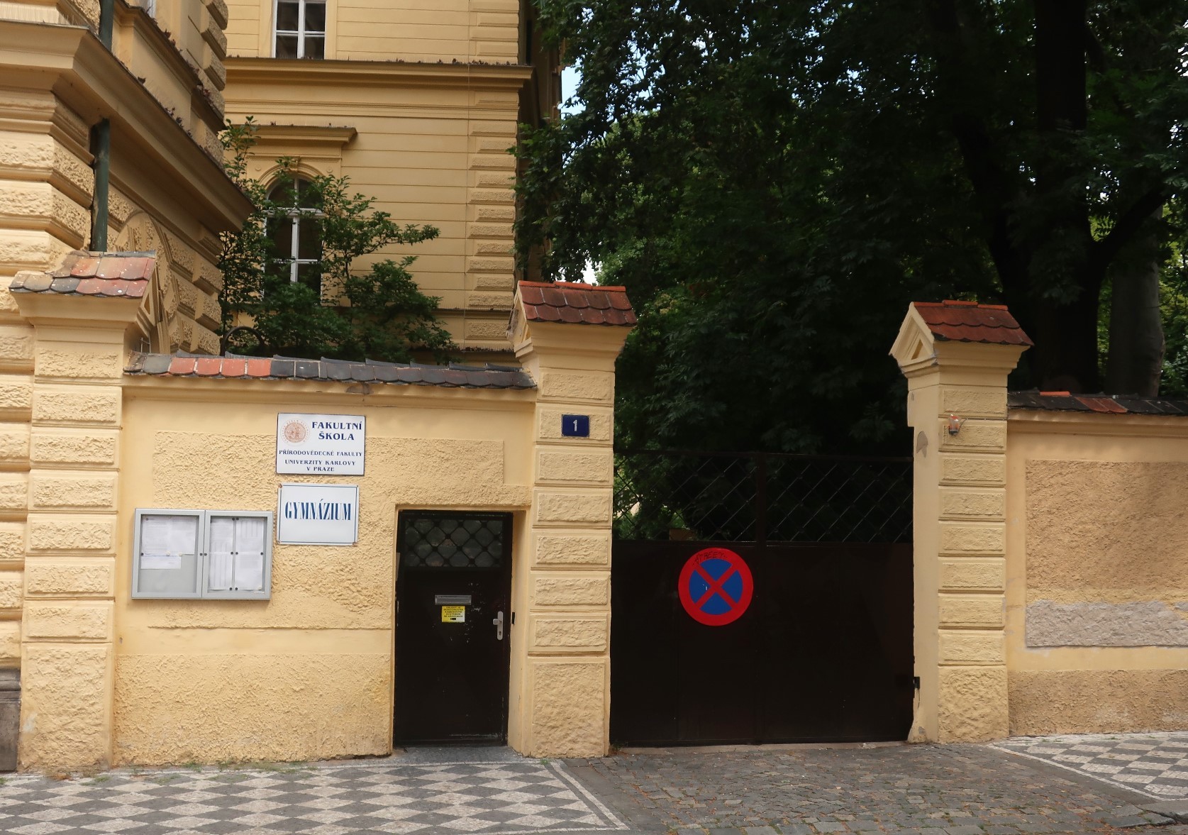 Gymnázium Botičská čp. 424/1