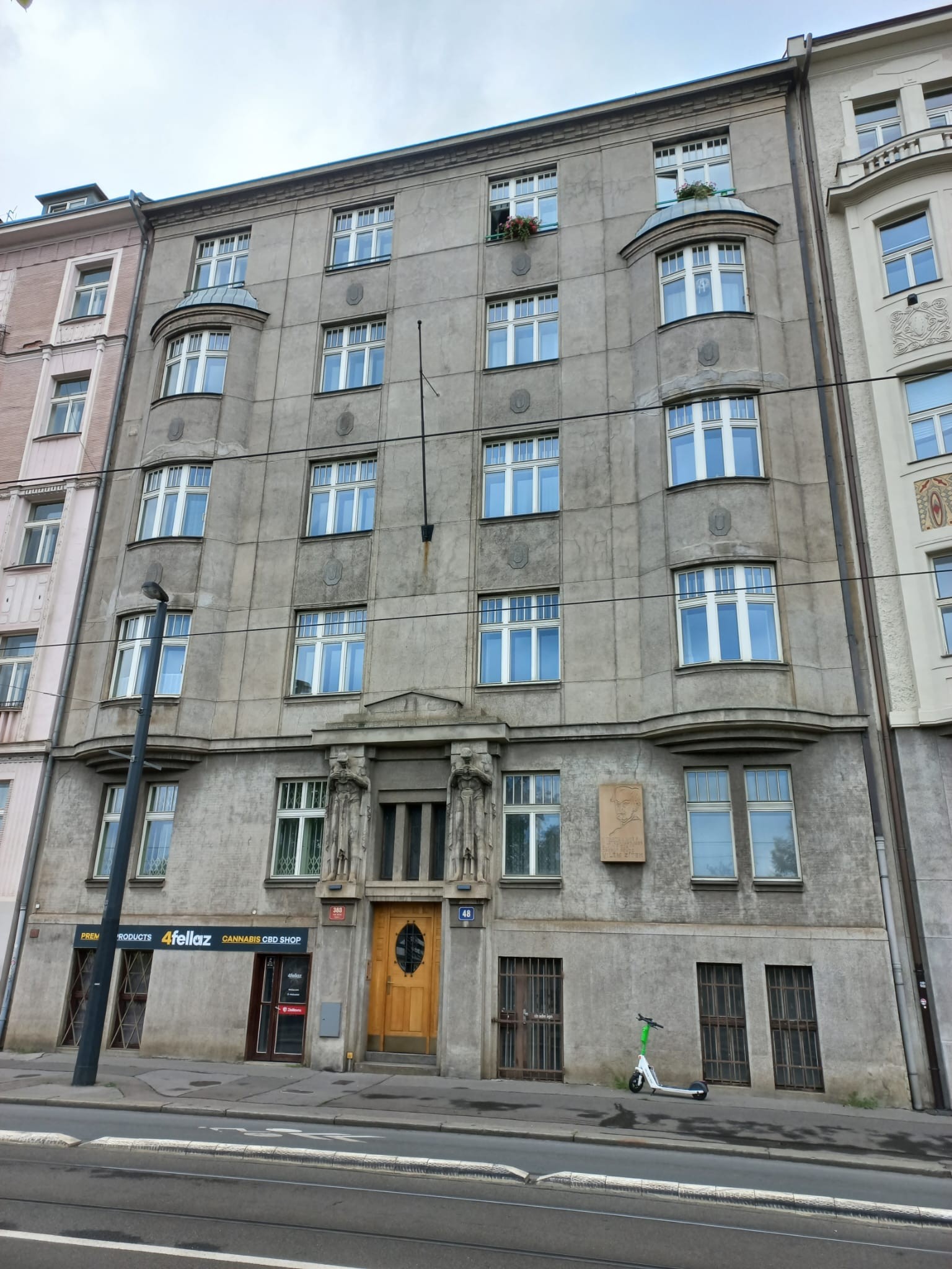 Činžovní dům, Rašínovo nábřeží čp. 388/48