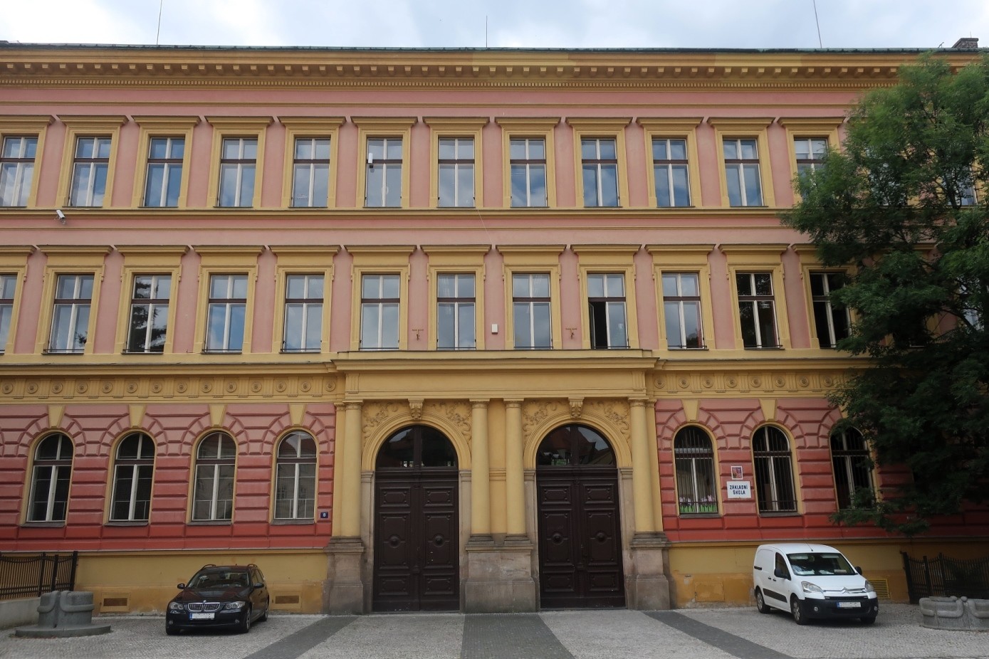 Základní škola Botičská, Botičská čp. 130/8