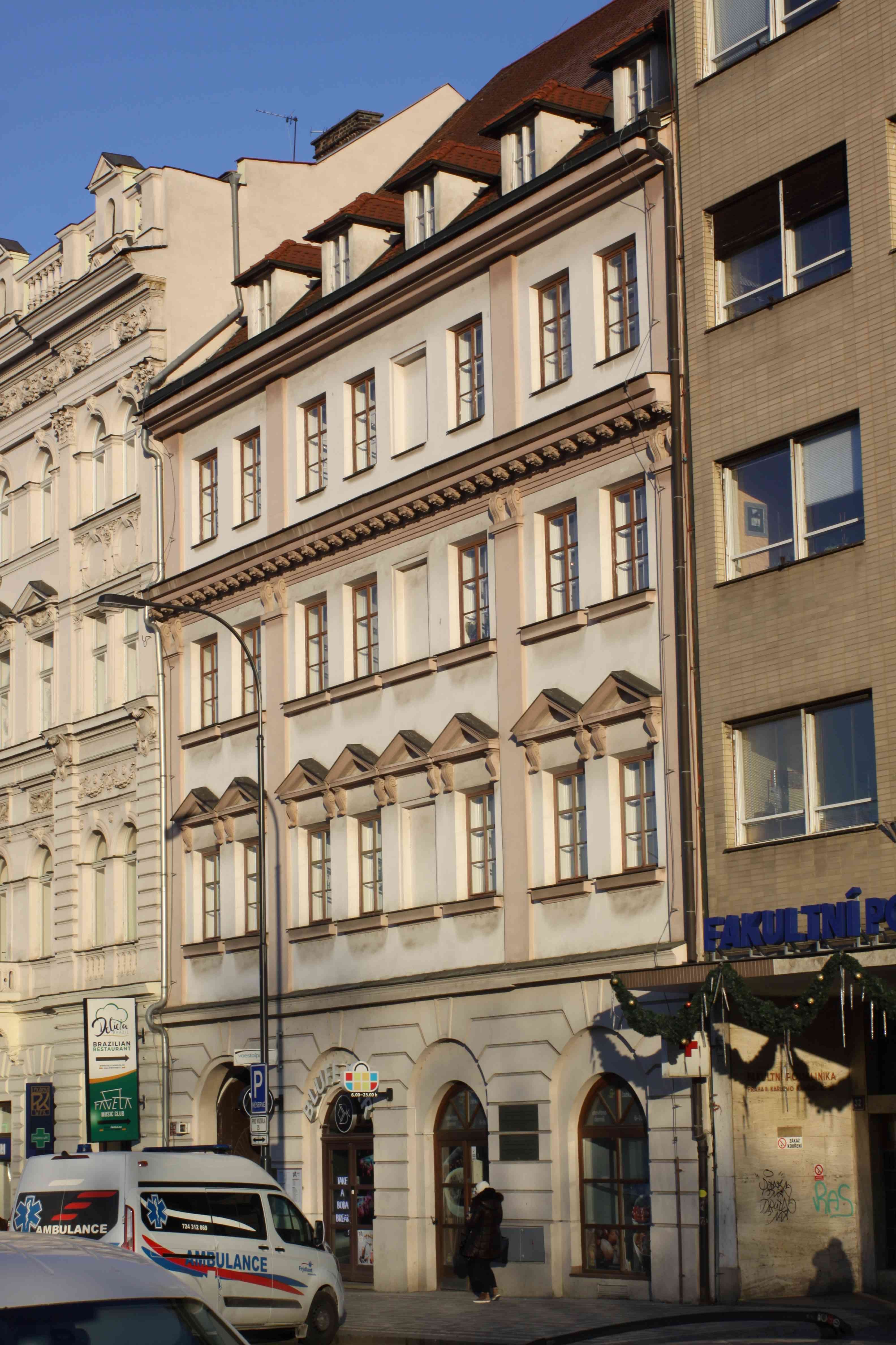 Dům „U bílého beránka“, Karlovo nám. čp. 555/31