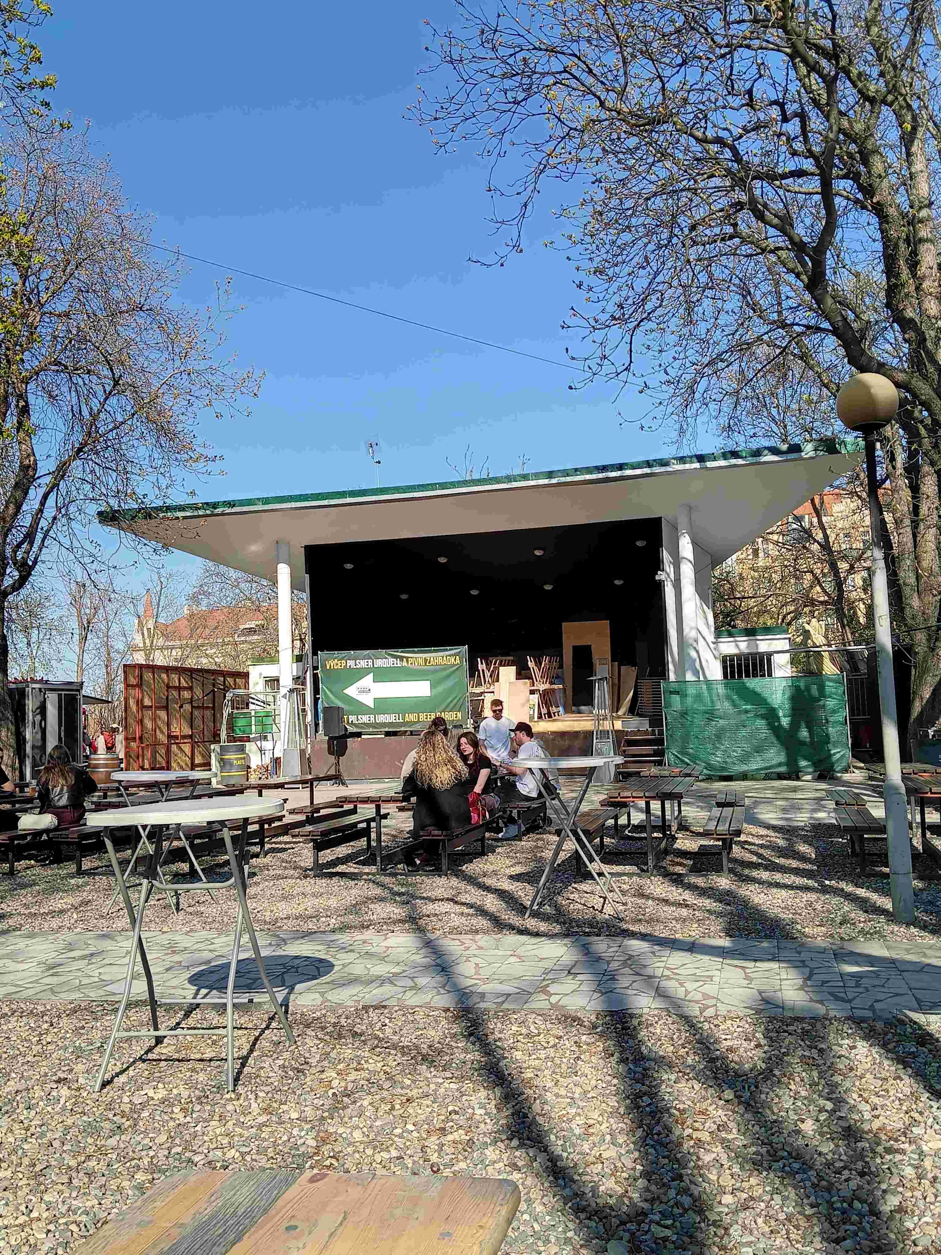 Hudební pavilon v Riegrových sadech