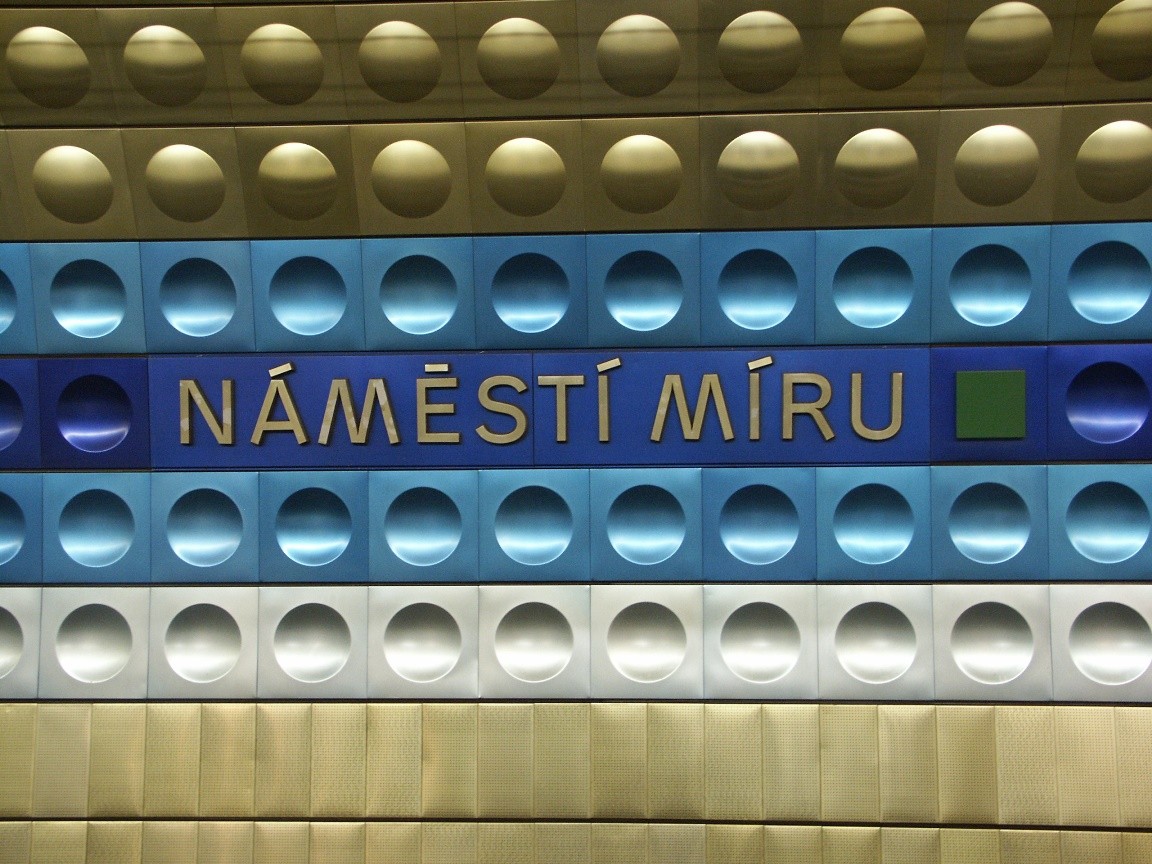 Stanice metra A Náměstí Míru, náměstí Míru