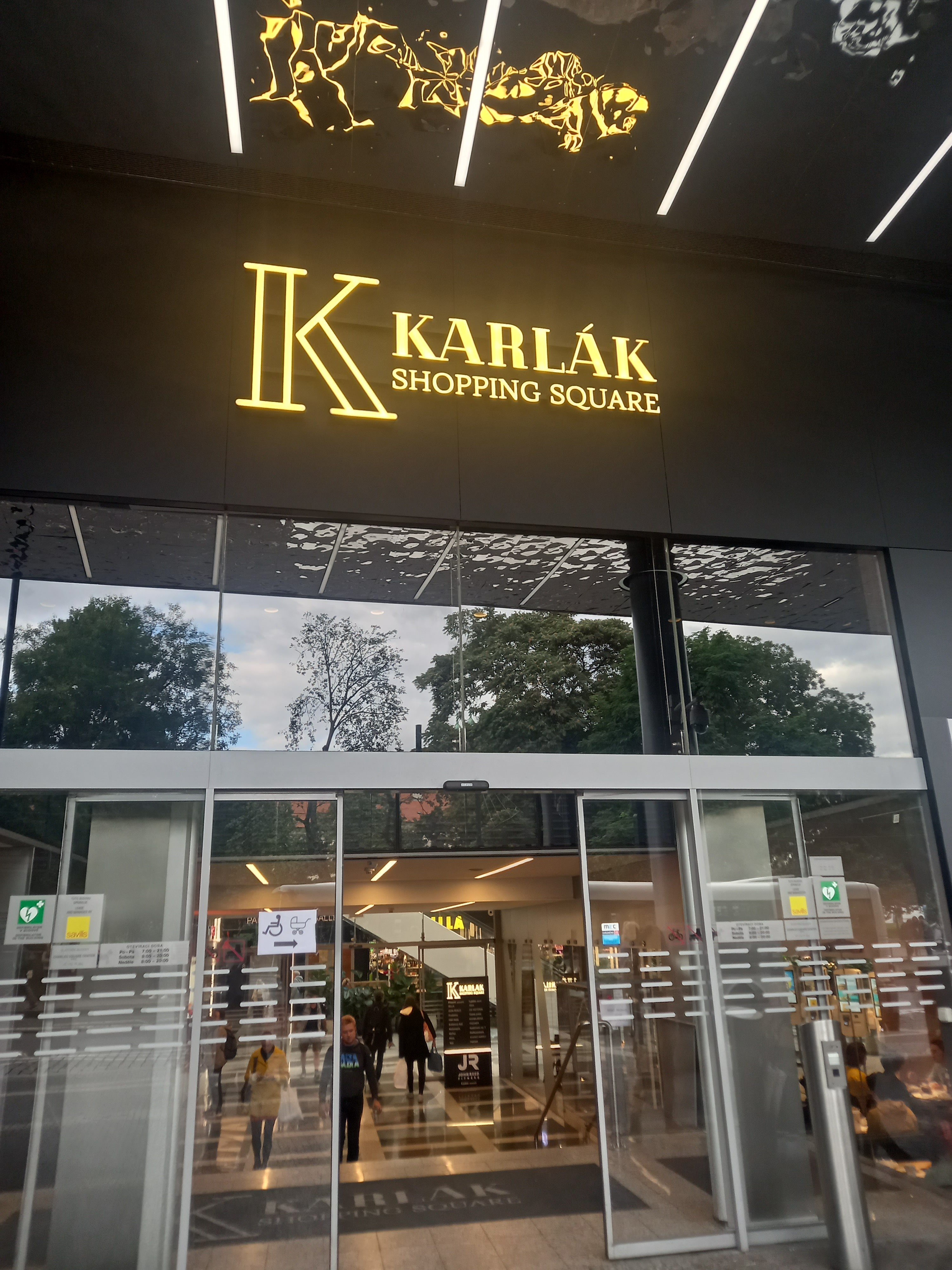 Budova Charles Square Center, Karlovo náměstí čp. 2097/10