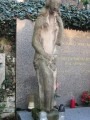 Josef Wagner: Plastika ženy. hrob R. Wiesnera, Vyšehradský hřbitov 10-12