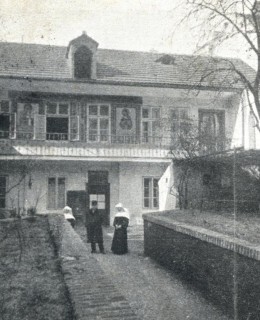 Máchova ul. Ladova